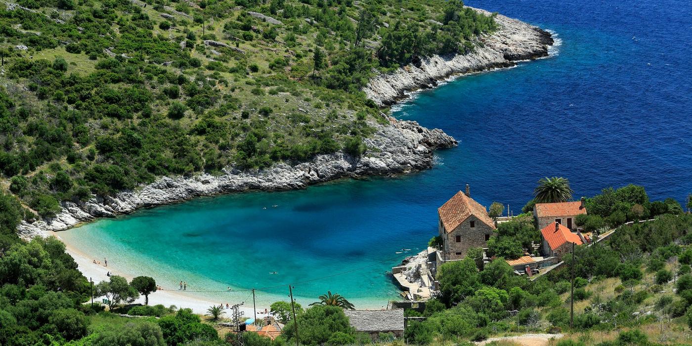 Hotels near Dubovica Beach