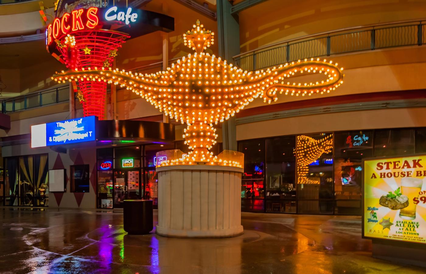 The Neon Museum - Where Old Vegas Signs Go to Glow