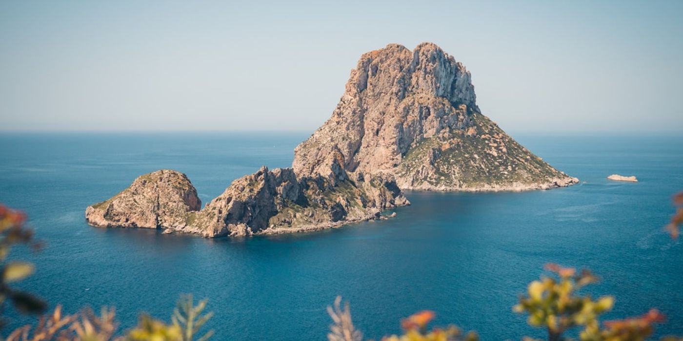 Hotels near Es Vedra and Cala d'Hort