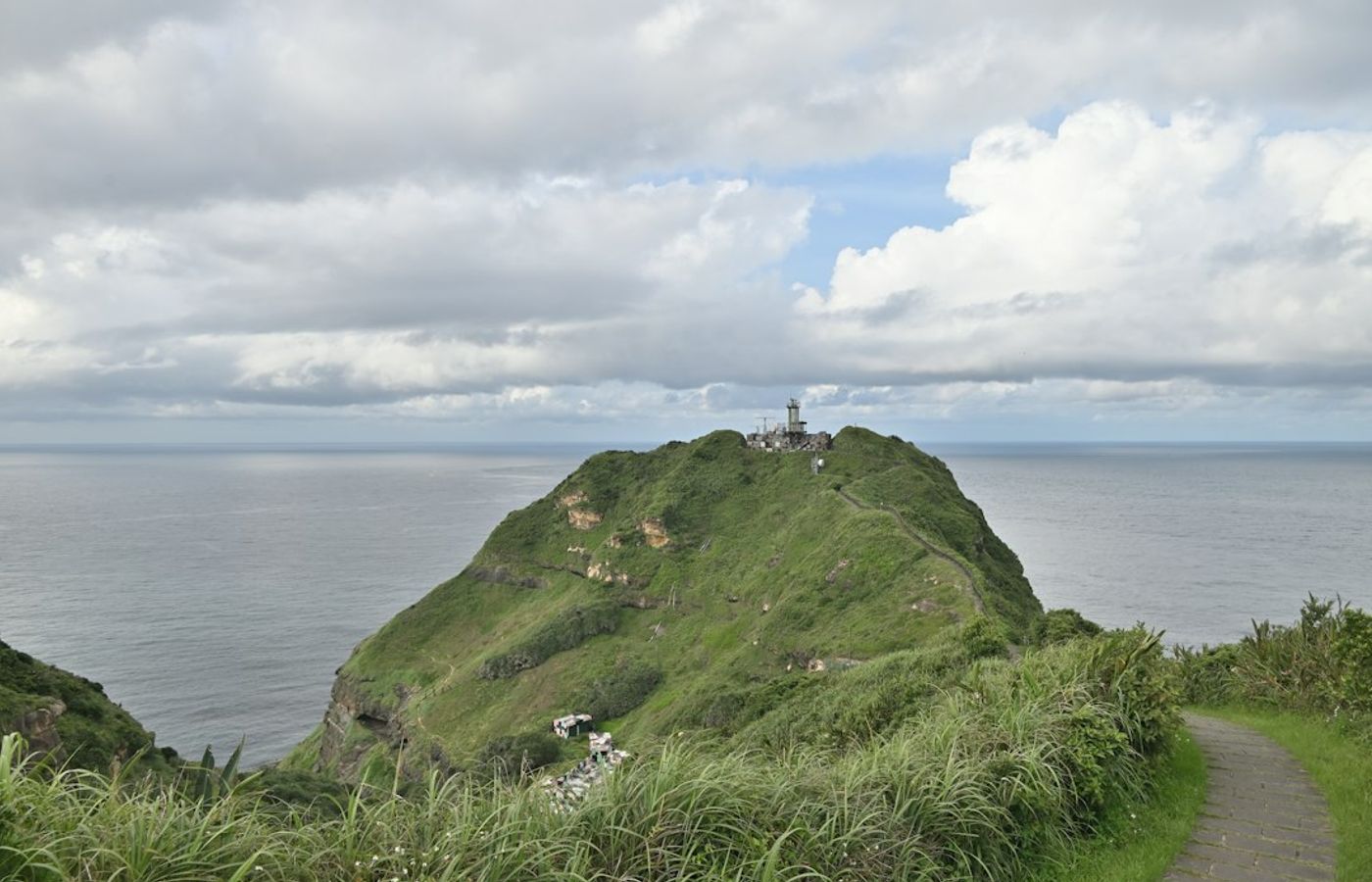 Bitoujiao Trail - Sea Cliffs and a Lighthouse on the Northeast Coast