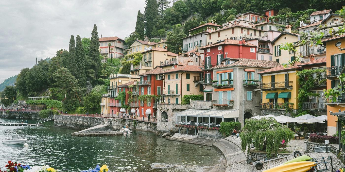 Hotels near Varenna