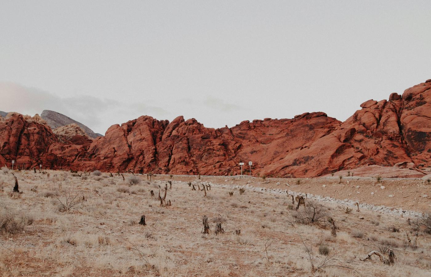 Red Rock Canyon - Desert Cliffs Half an Hour from the Strip