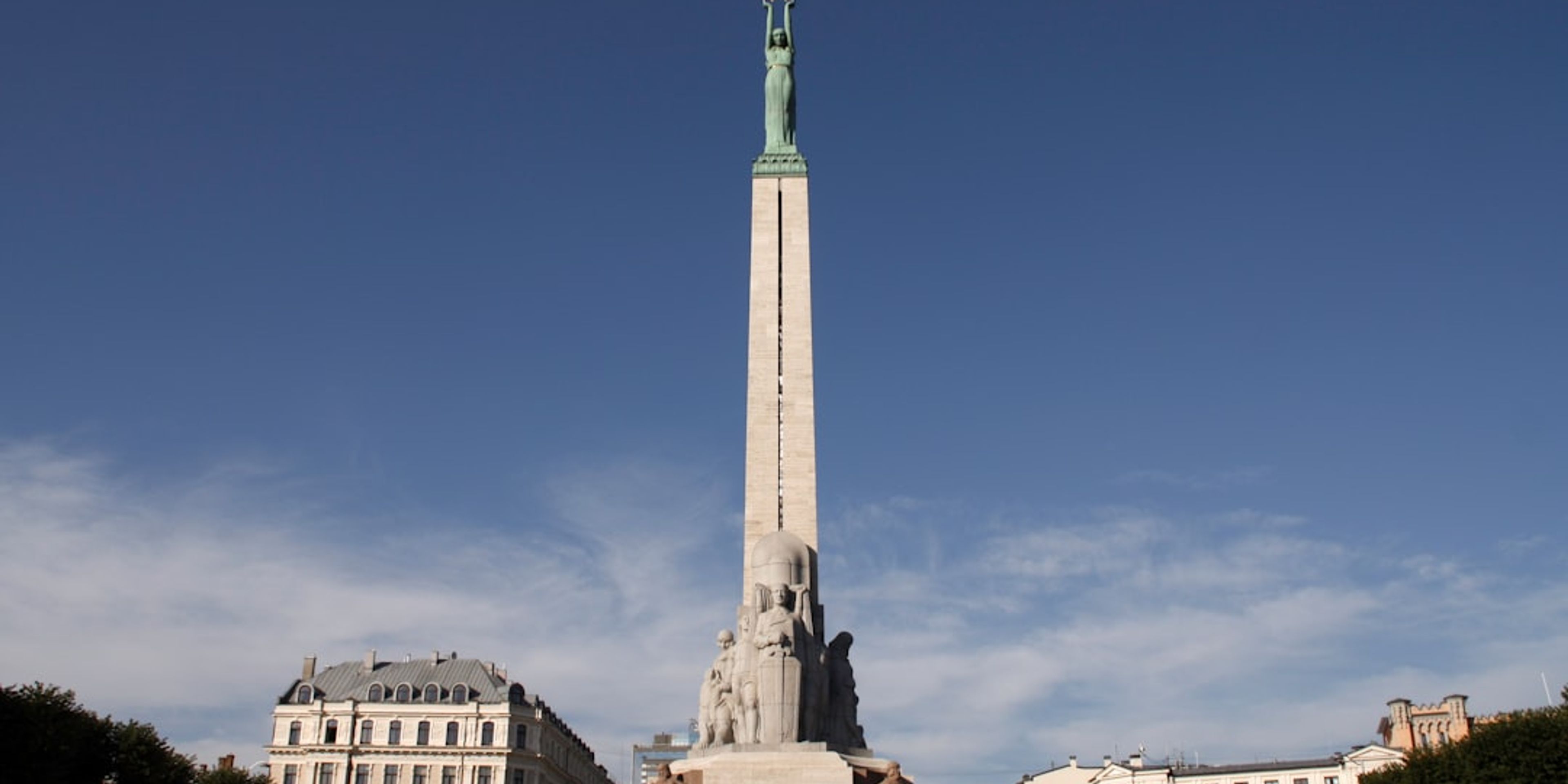 Hotels near Freedom Monument and Bastejkalna Park