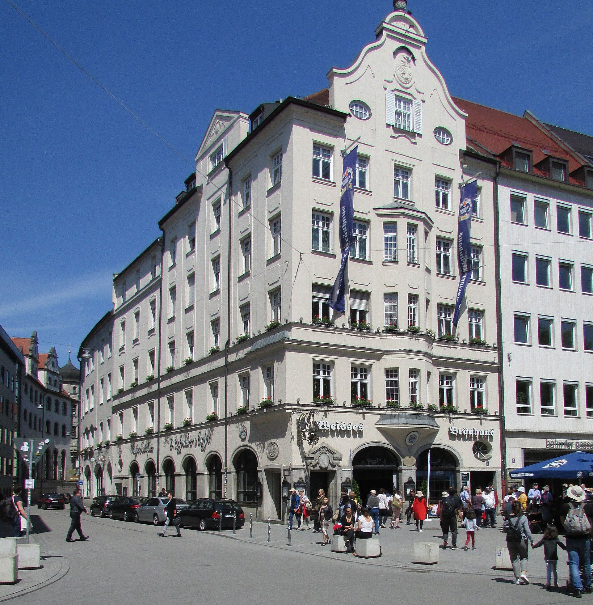 Weisses Brauhaus im Tal - The Best Schweinsbraten in the Altstadt