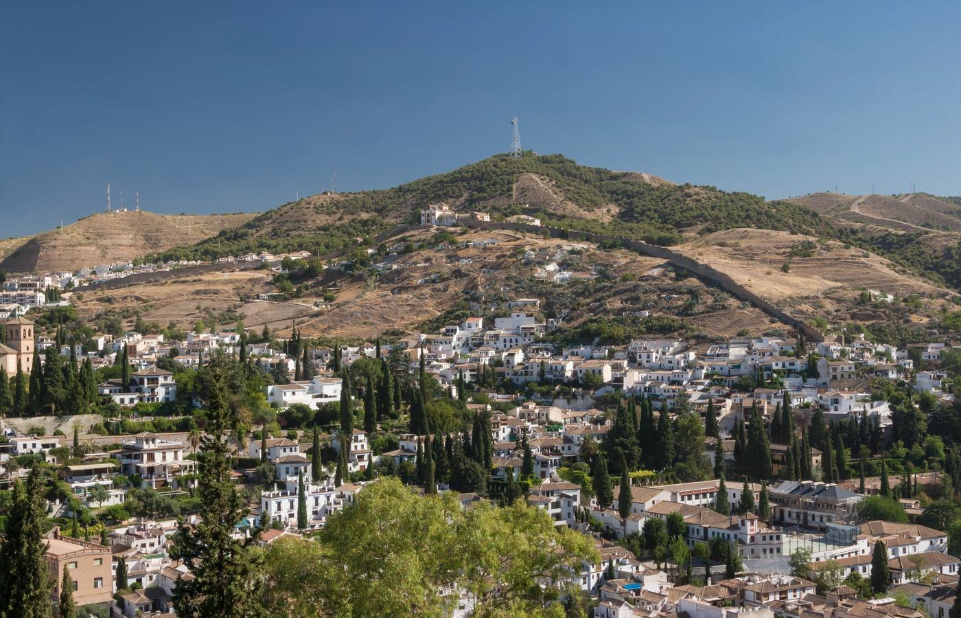 Sacromonte - The Cave-Dwelling Flamenco Quarter