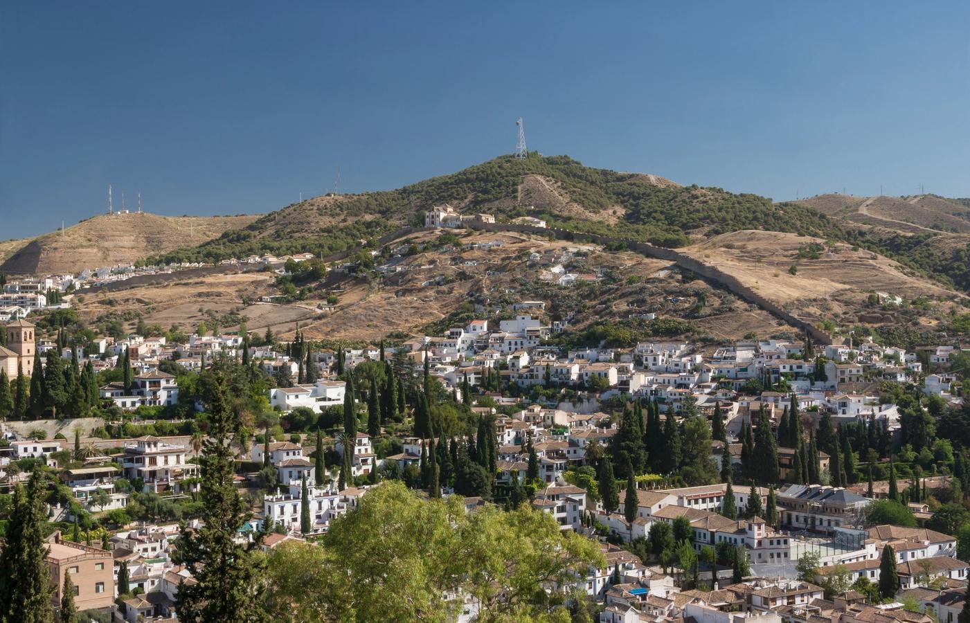 Sacromonte - The Cave-Dwelling Flamenco Quarter