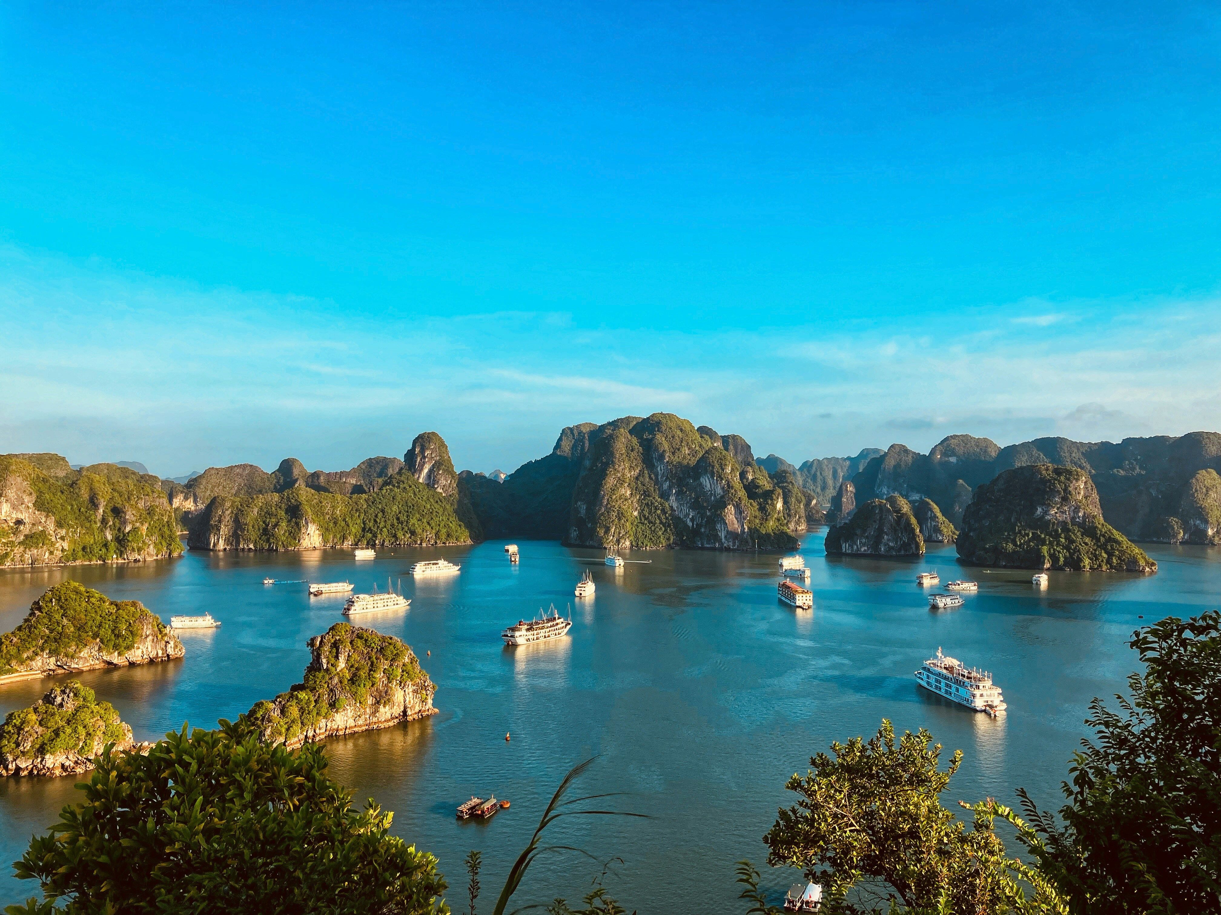 Halong Bay - The UNESCO Day Trip