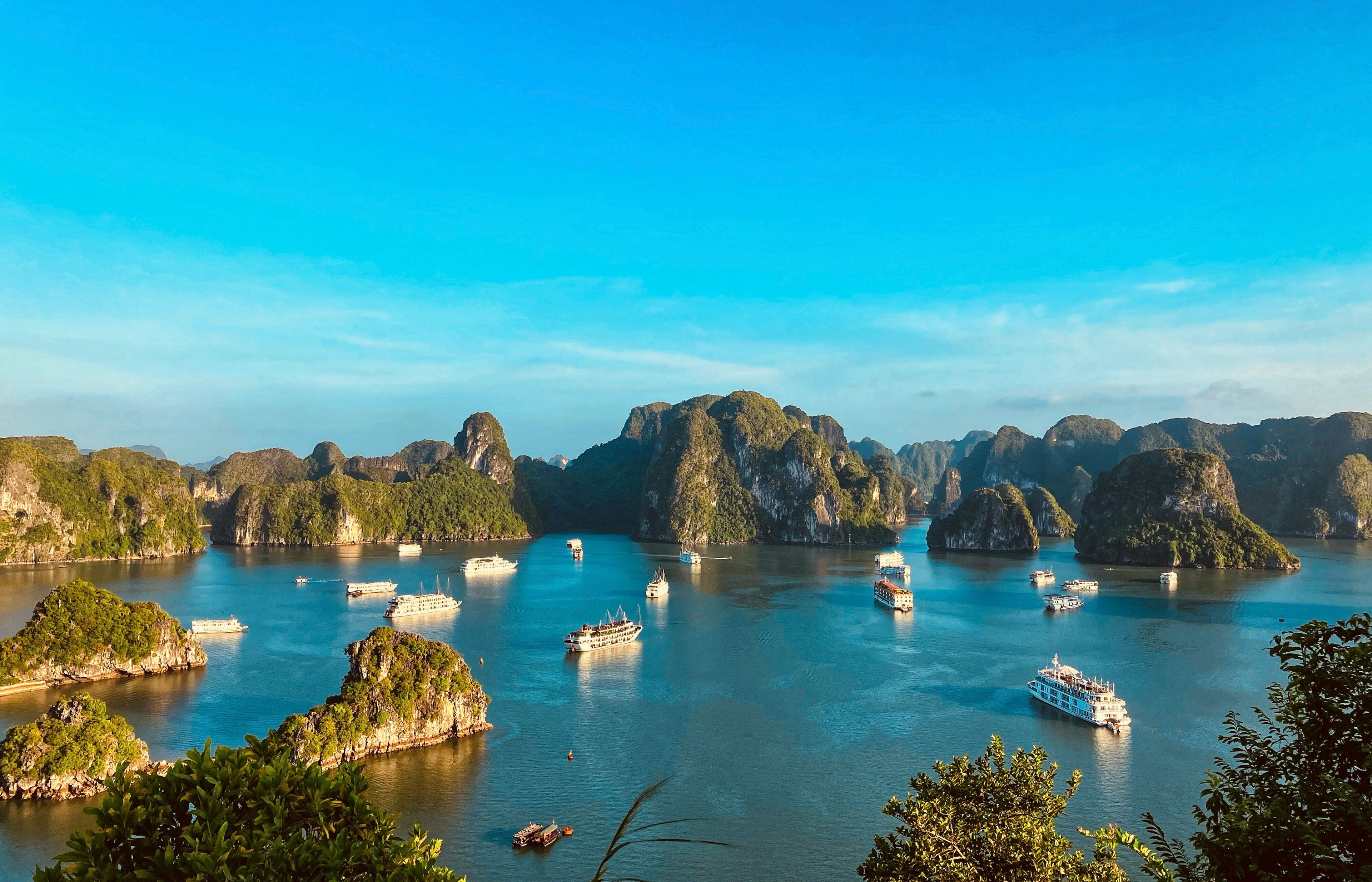Halong Bay - The UNESCO Day Trip