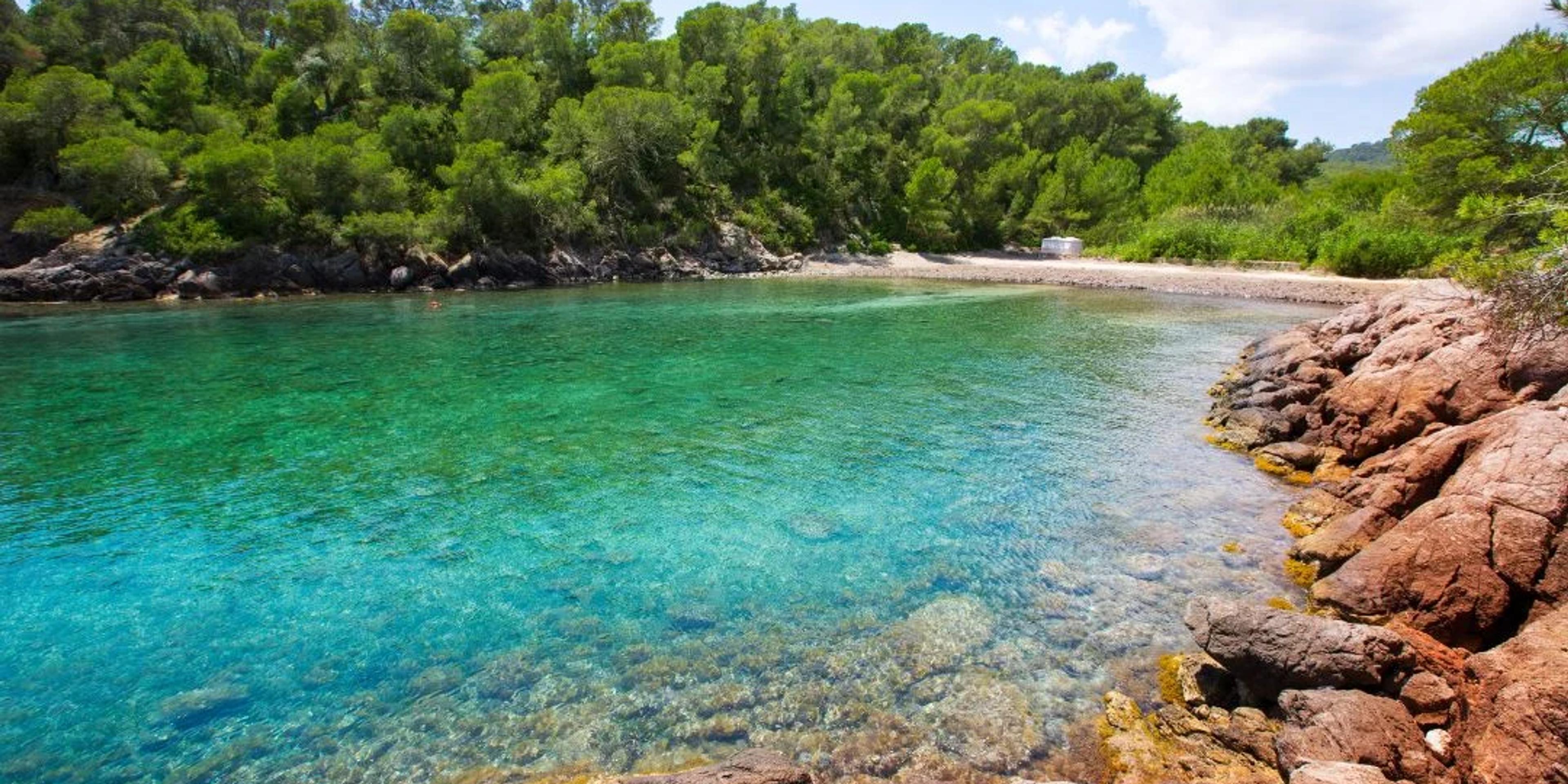 Hotels near Cala Mastella