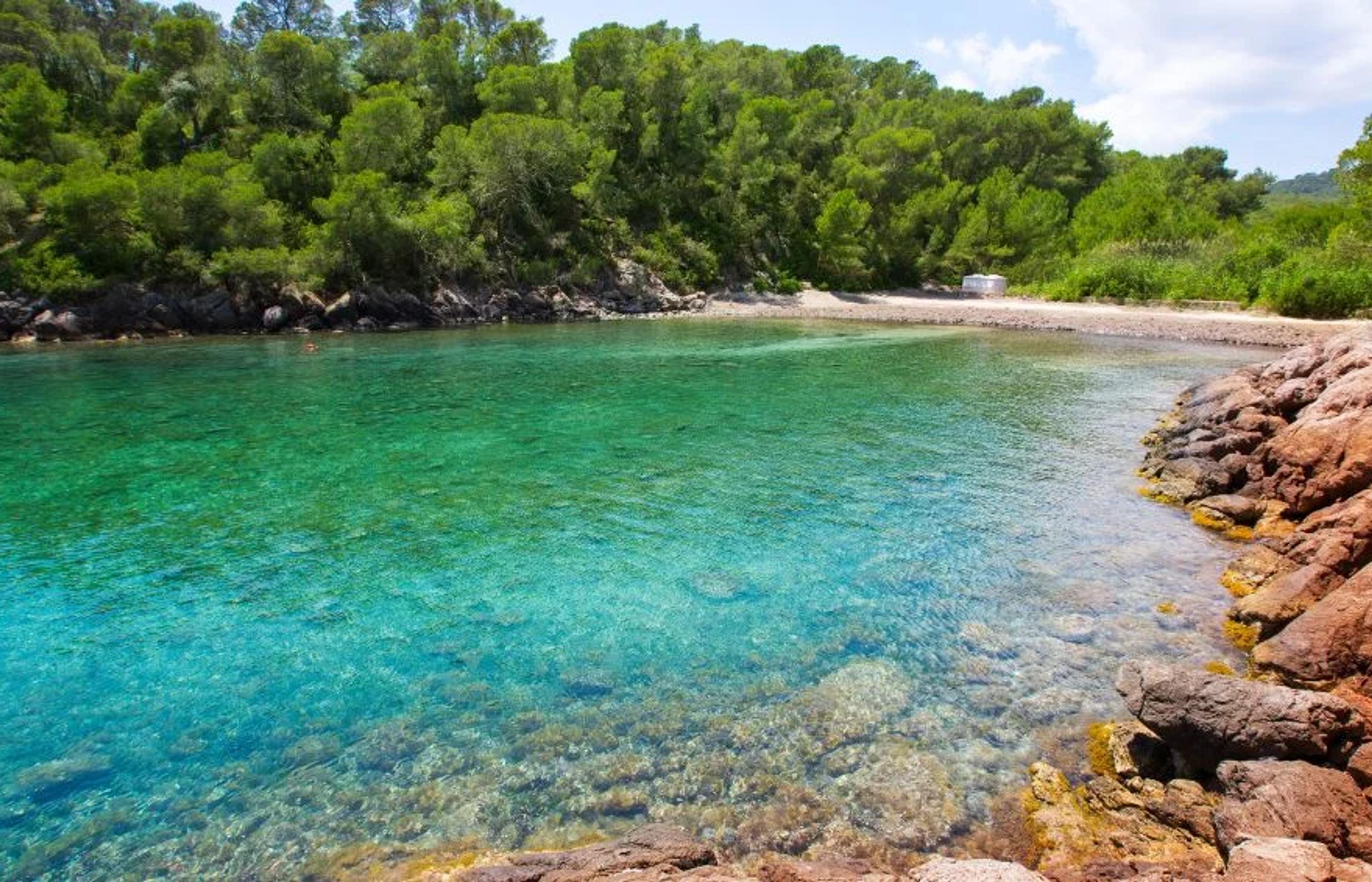 Cala Mastella - A Hidden Cove for Couples on the East Coast