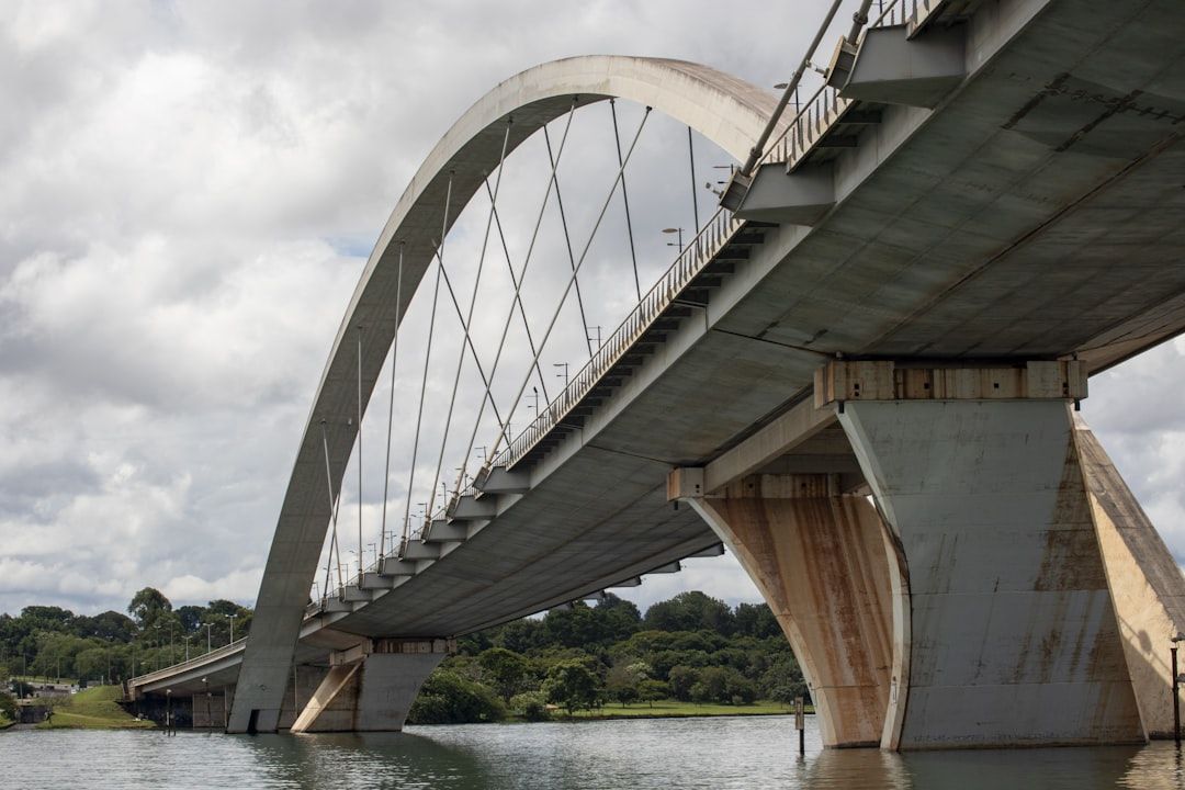 Dom Luís I Bridge - The Cast-Iron Icon Linking Porto and Gaia