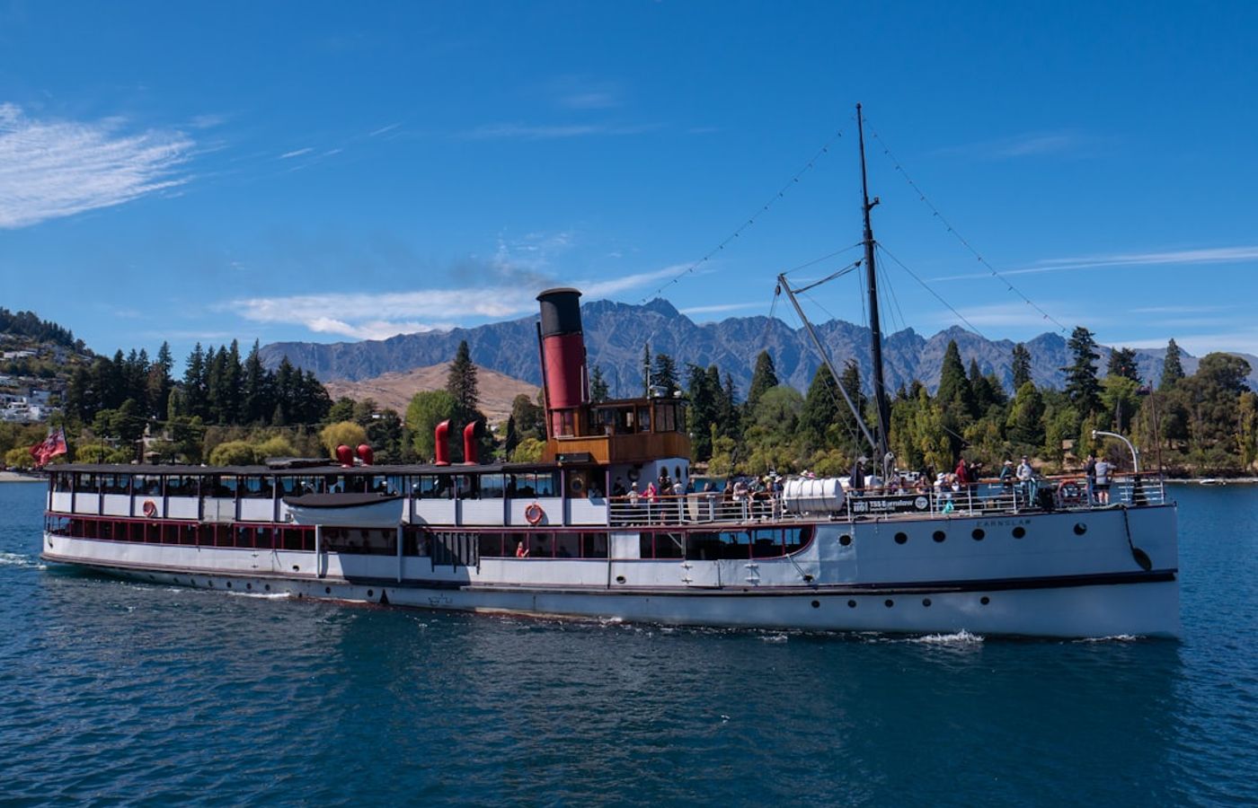 Lake Wakatipu TSS Earnslaw Cruise - Vintage Steamship on the Lake