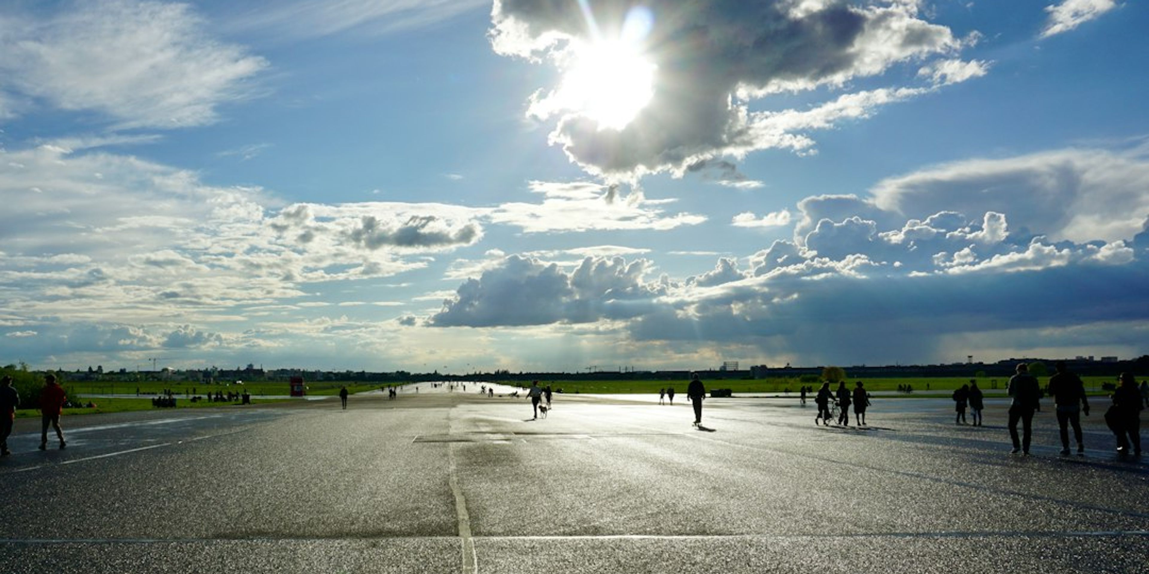 Hotels near Tempelhofer Feld