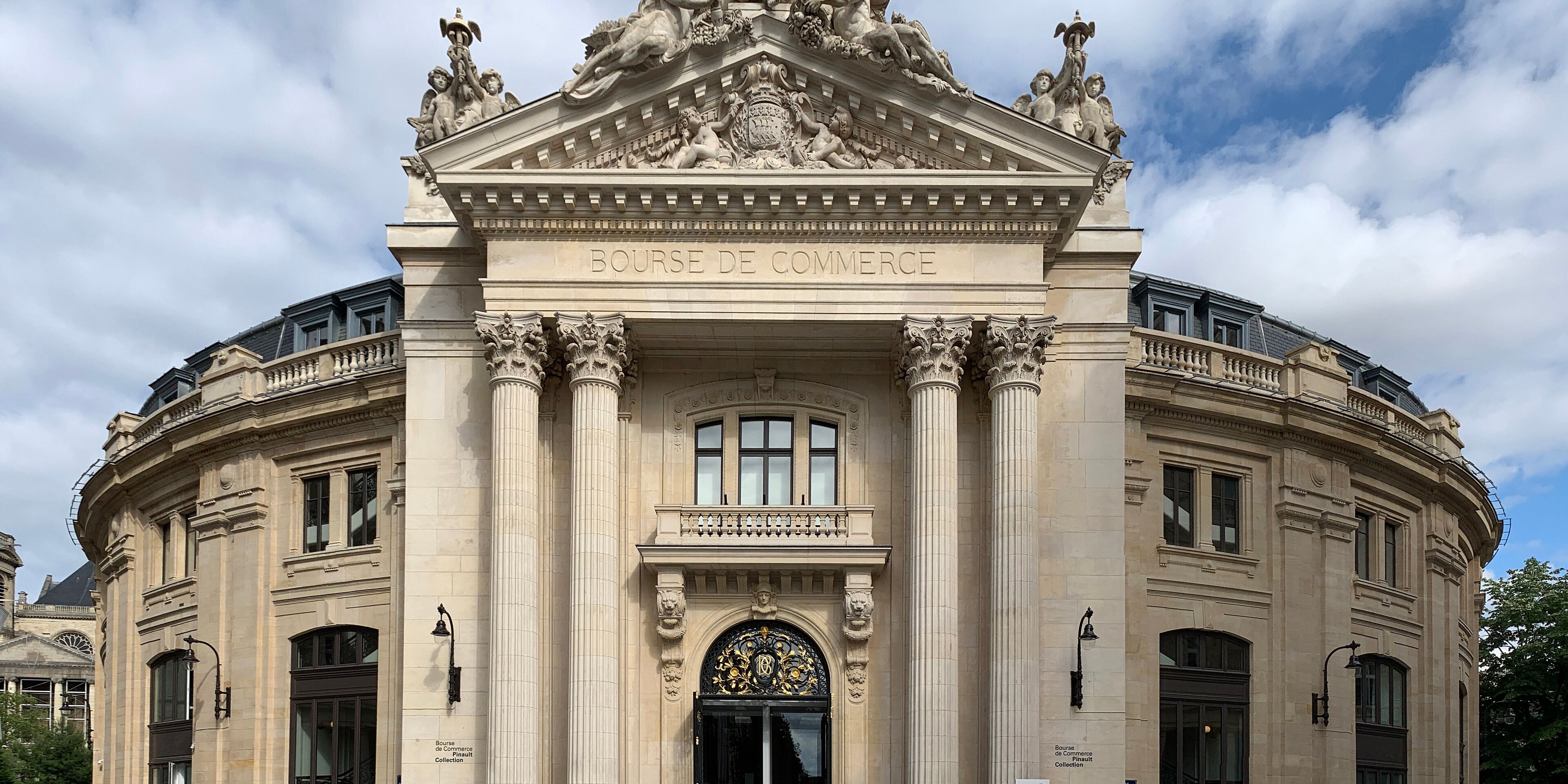 Hotels near Bourse de Commerce