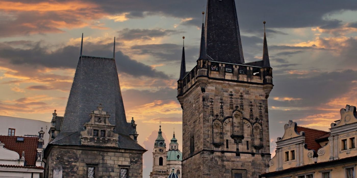 Hotels near Praga District