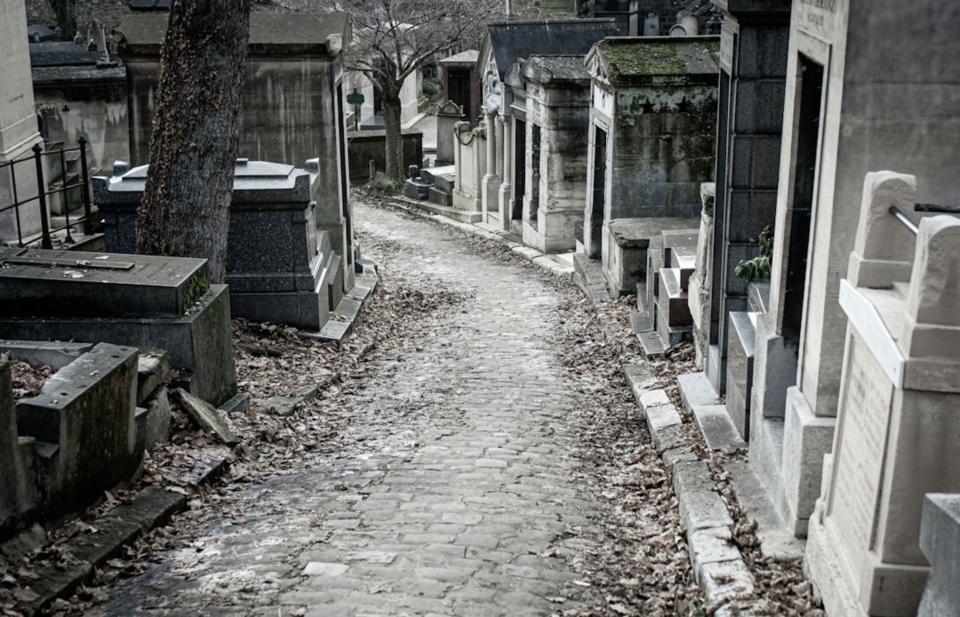 Père Lachaise Cemetery - Halloween and Toussaint the French Way