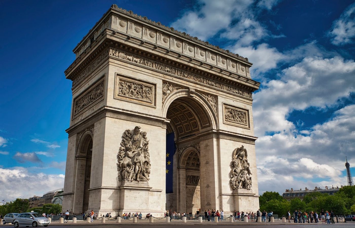 Arc de Triomphe - Napoleon's Victory Monument and Rooftop Viewpoint