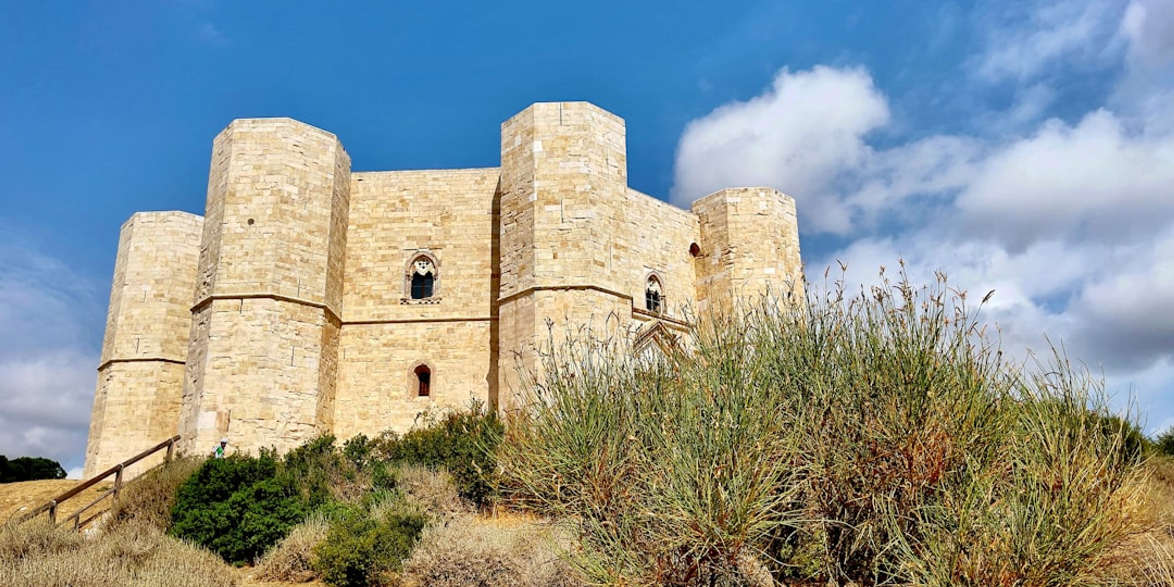 Hotels near Castello di Carlo V