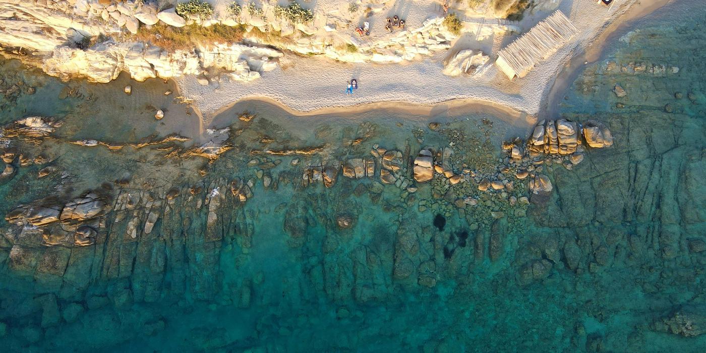 Hotels near Platis Gialos Beach