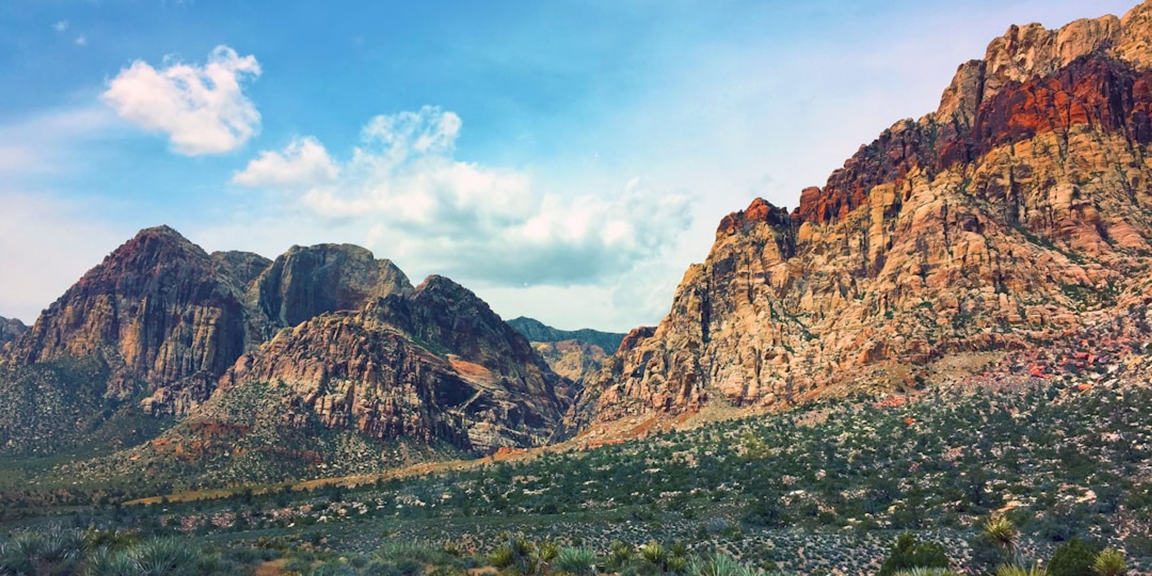 5 Best Canyon Hikes Near Las Vegas
