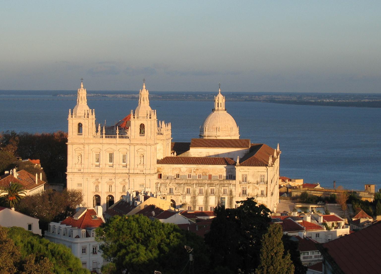 Mosteiro de São Vicente de Fora - 100,000 Tiles and a Roof Terrace Nobody Queues For