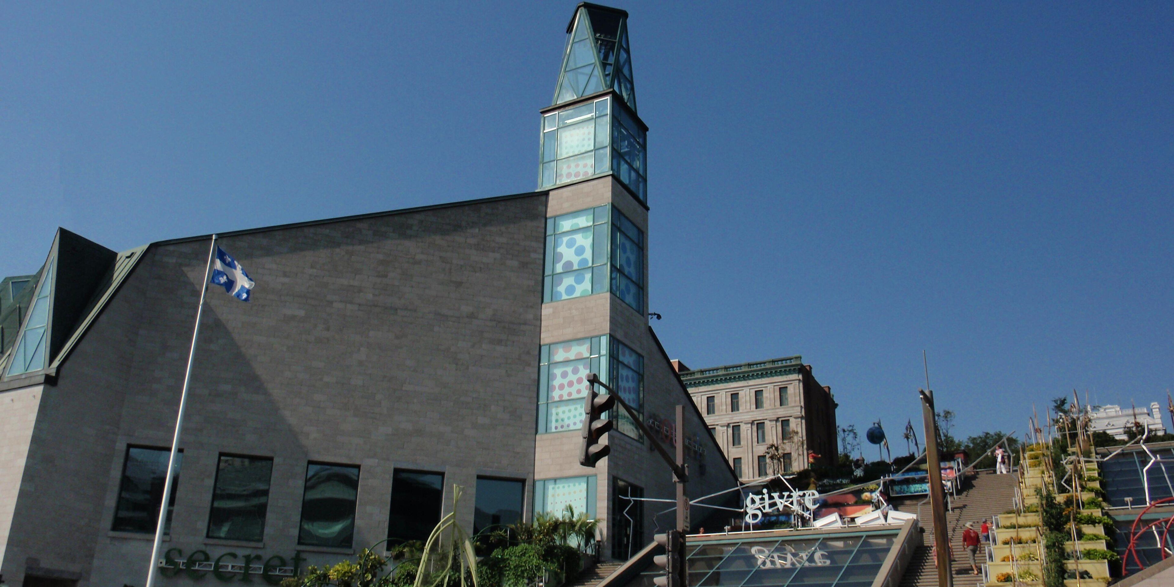 Hotels near Musee de la civilisation