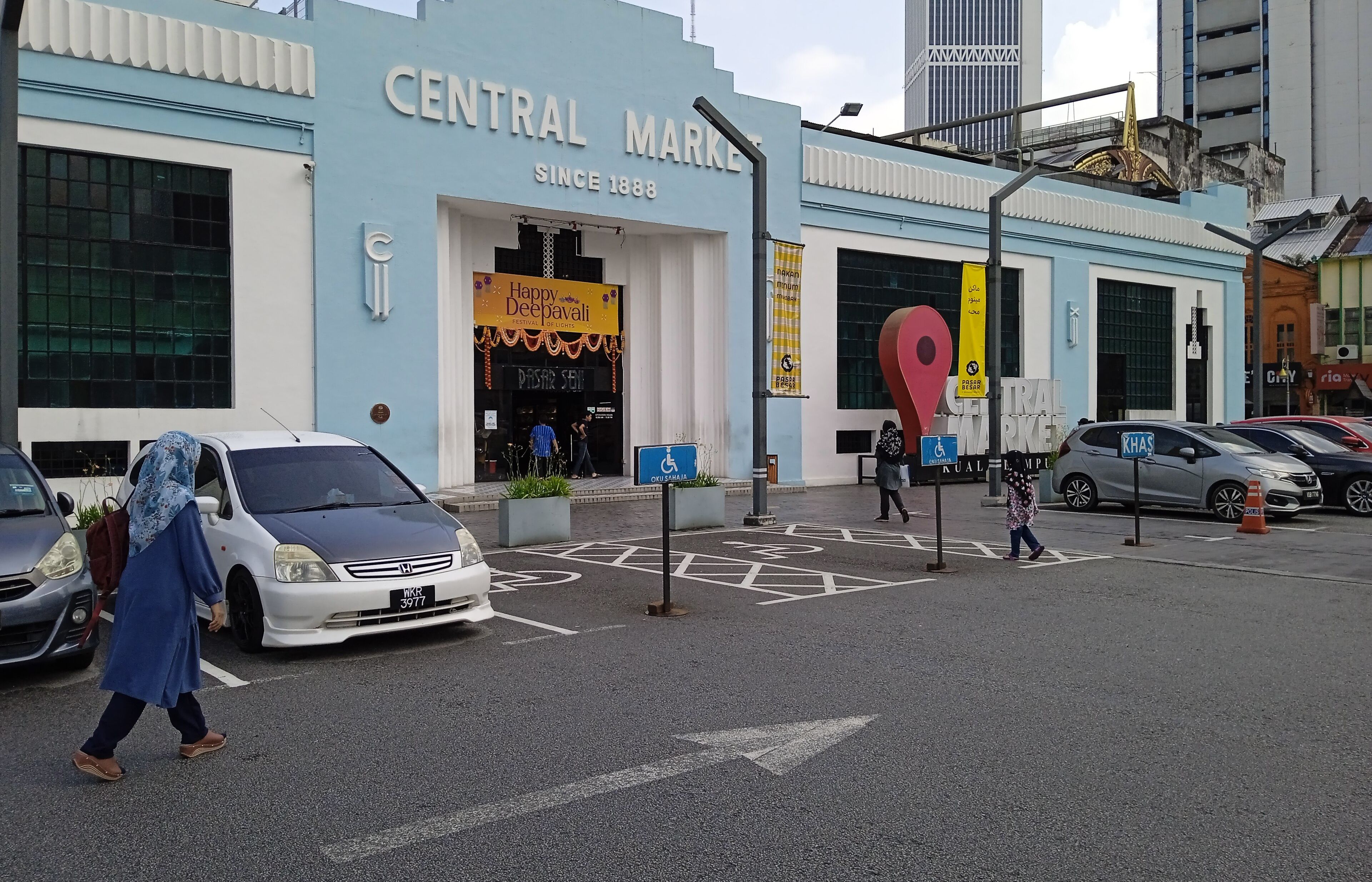Central Market (Pasar Seni) - The Heritage Crafts Market