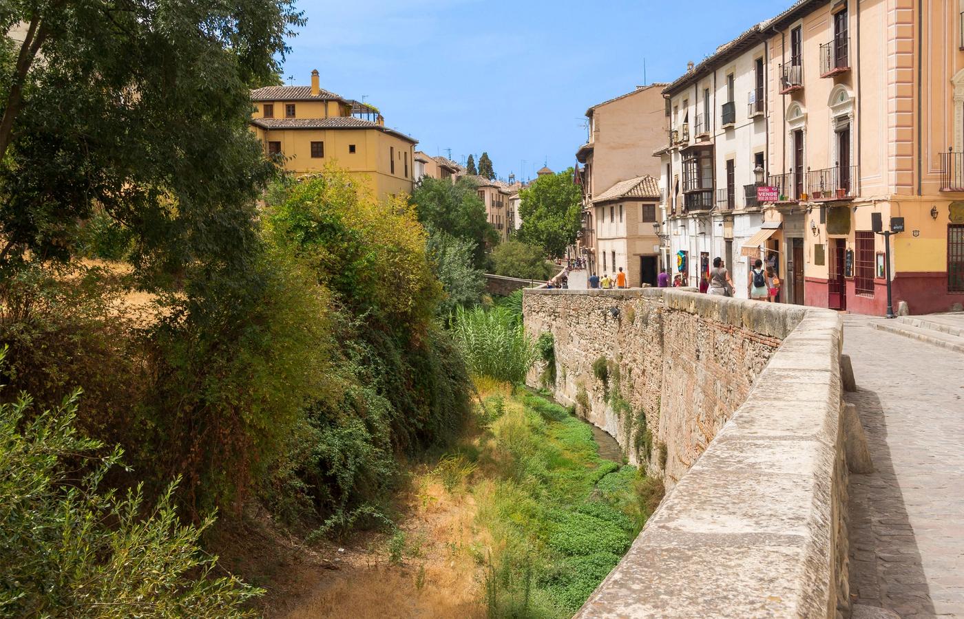 Carrera del Darro & Paseo de los Tristes - The Most Beautiful Street in Granada