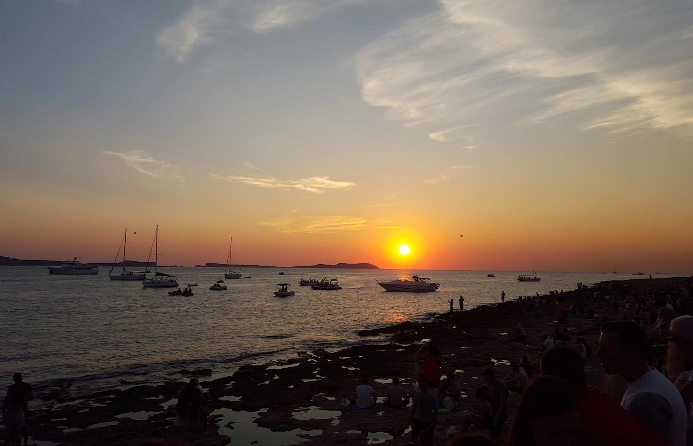 Sant Antoni Sunset Strip - Café del Mar, Café Mambo, and the West Coast