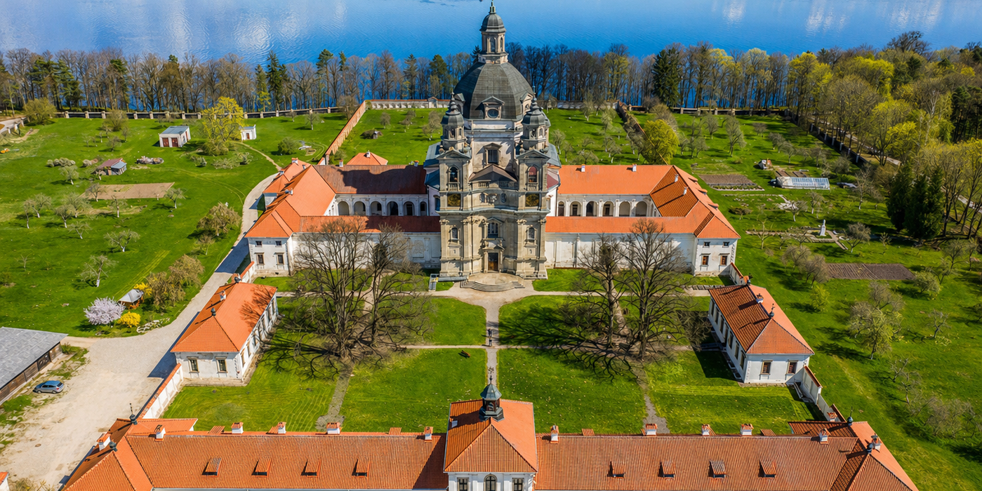 Hotels near Pazaislis Monastery