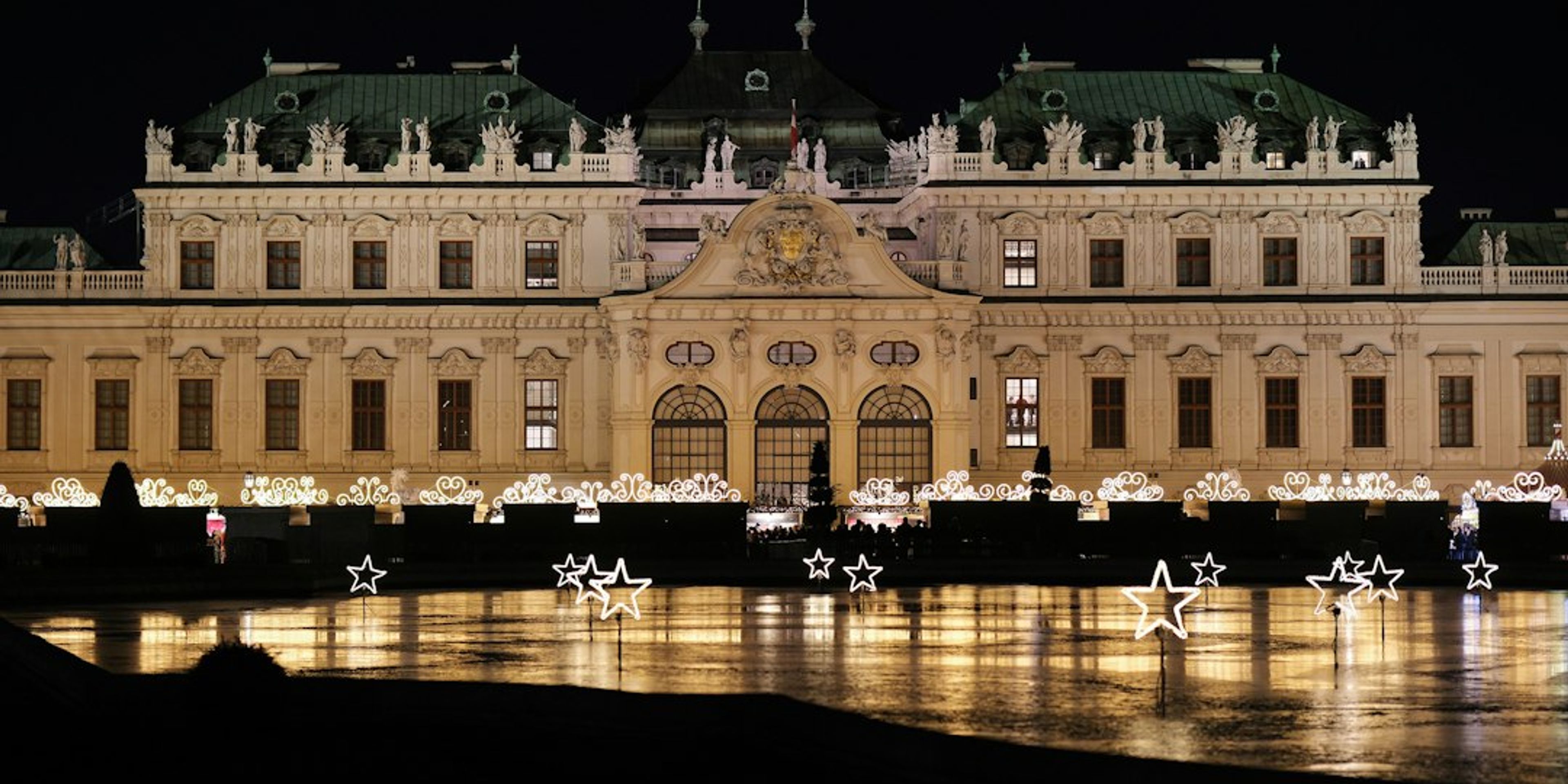 Hotels near K&K Christmas Market at Belvedere Palace