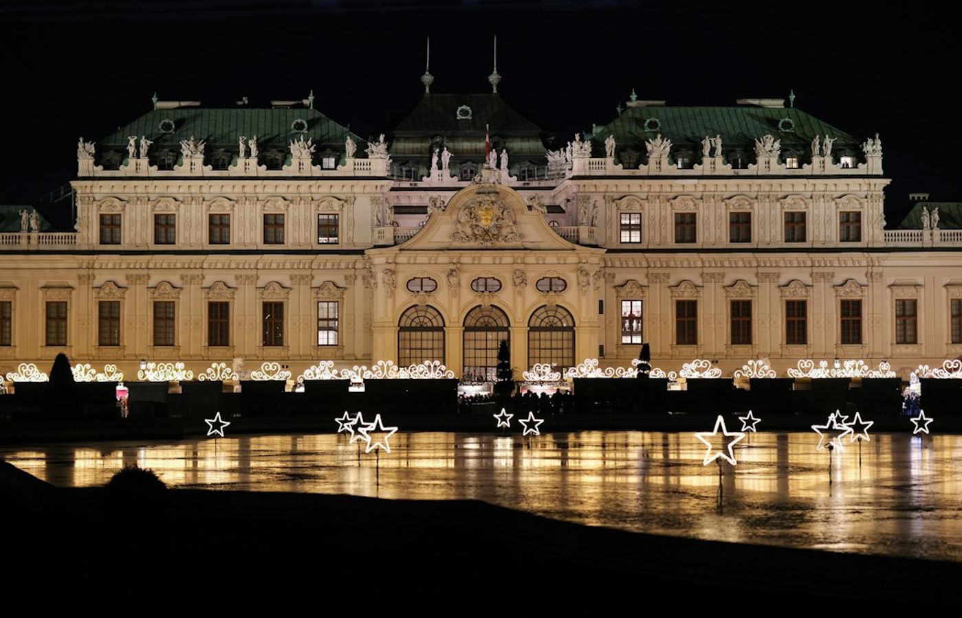 K&K Christmas Market at Belvedere Palace - Baroque Setting, Open to New Year's Eve