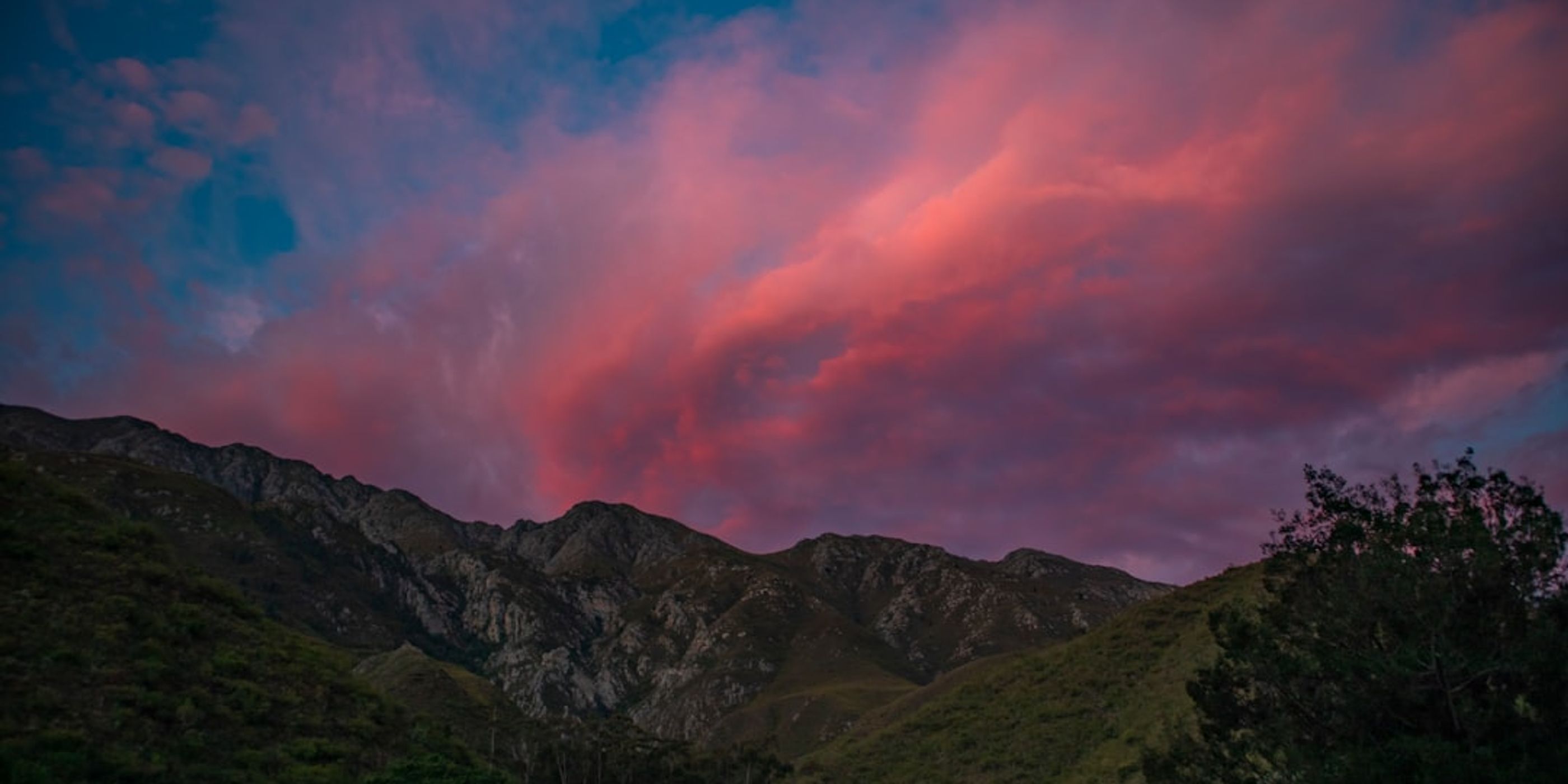 Hotels near Red and Rose Valley Sunset