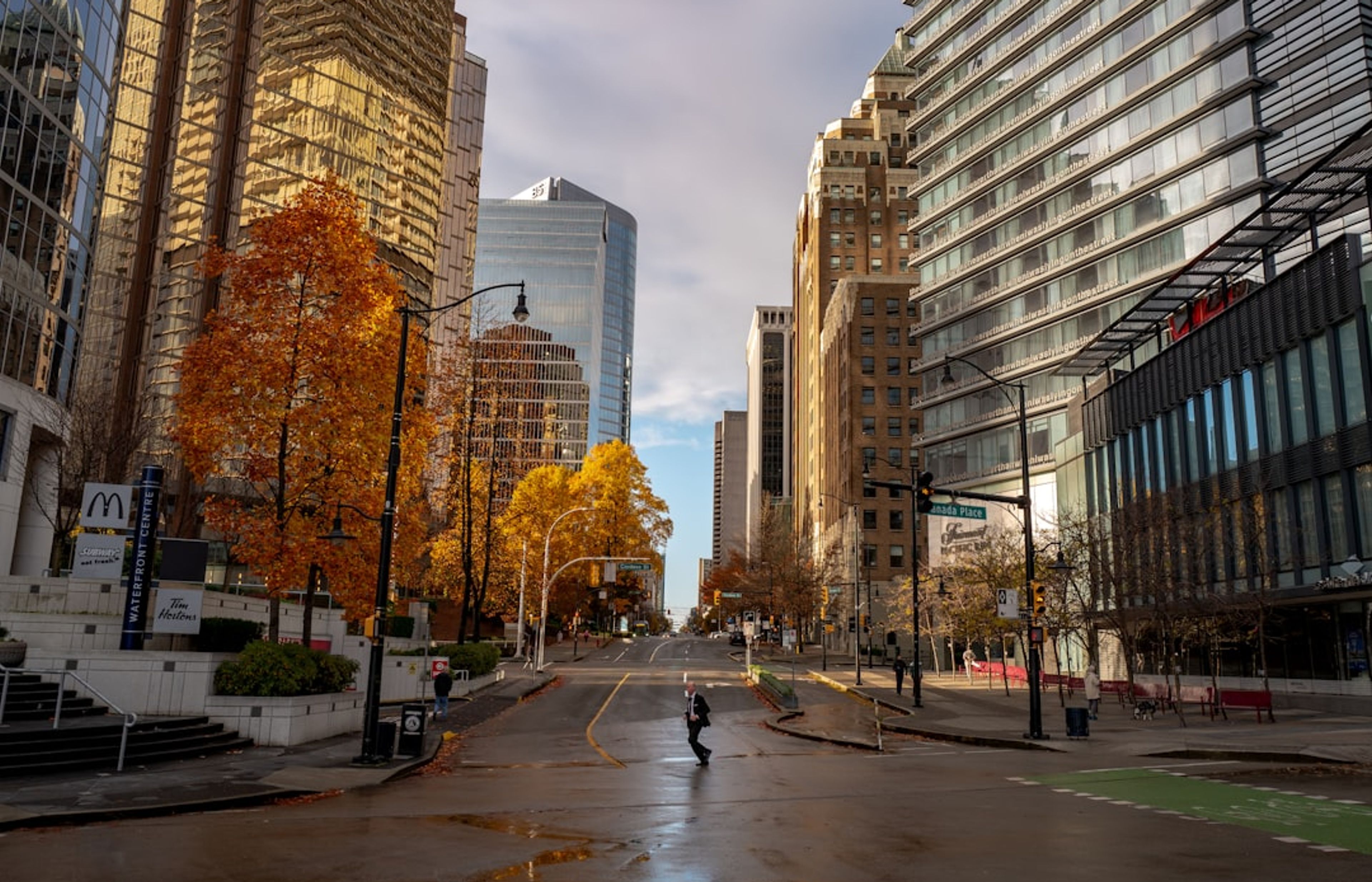 Downtown Core and Coal Harbour - Most Hotels, Maximum Convenience