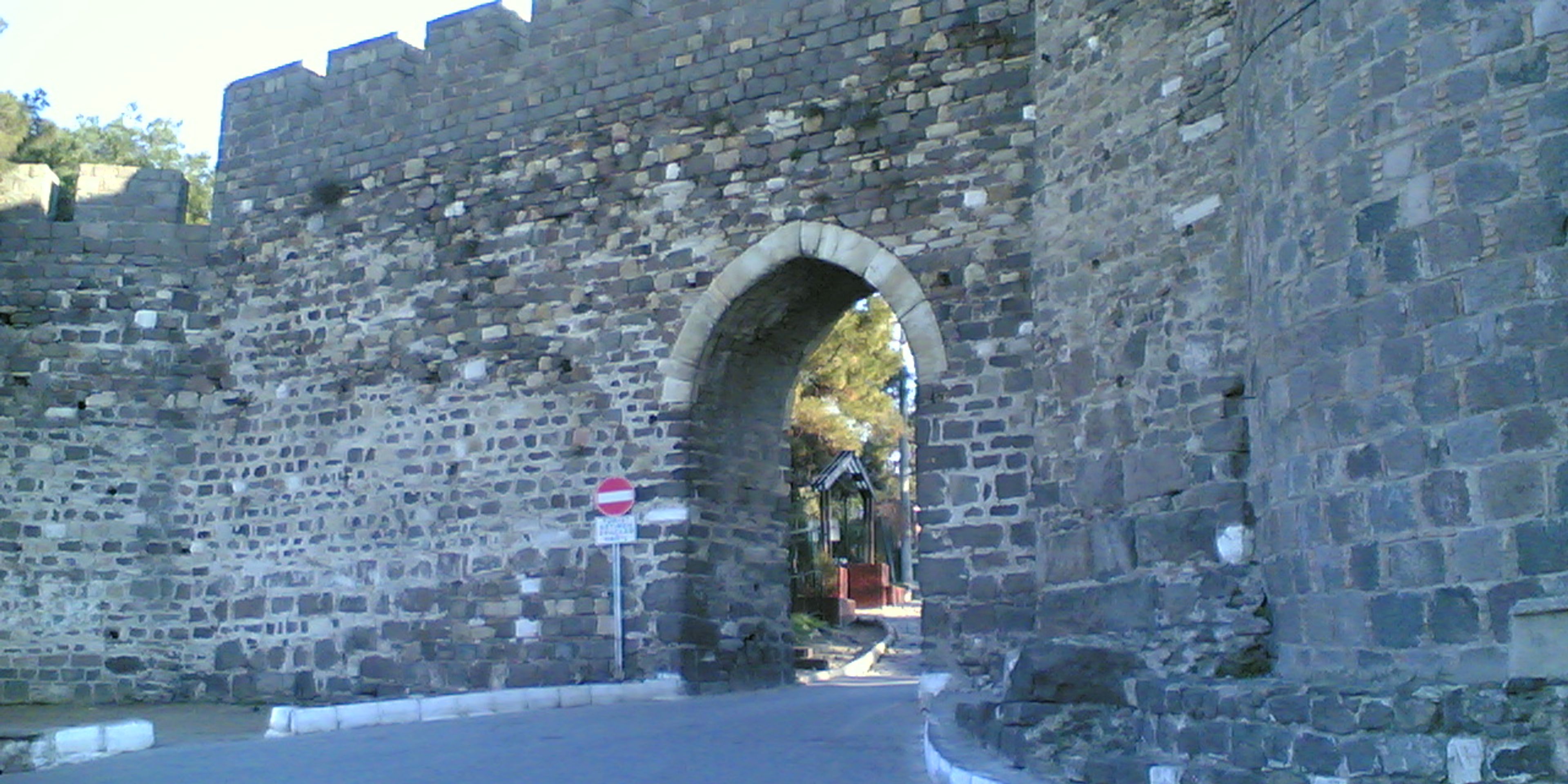 Hotels near Kadifekale (Velvet Castle)