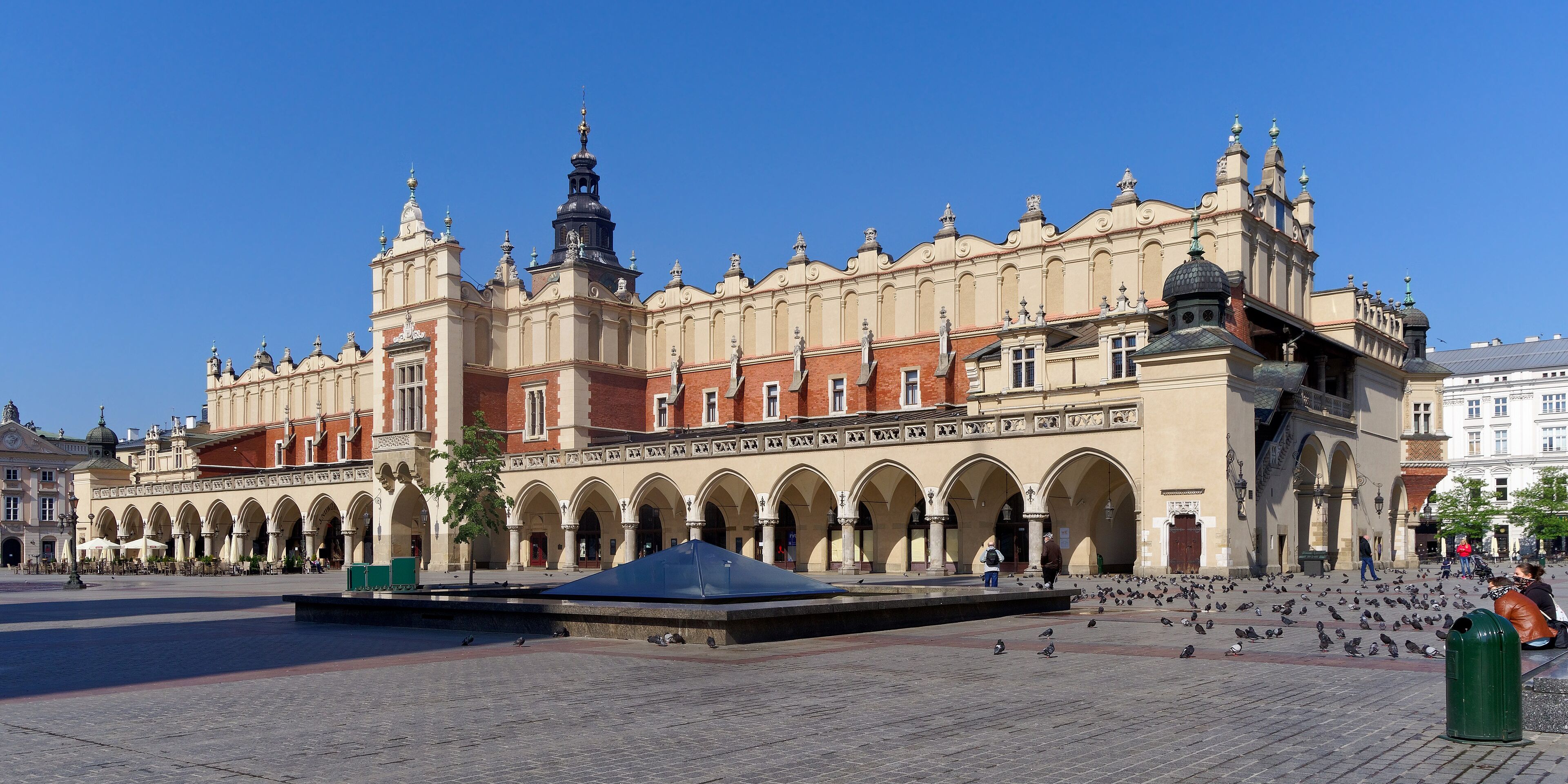 Hotels near Cloth Hall (Sukiennice)