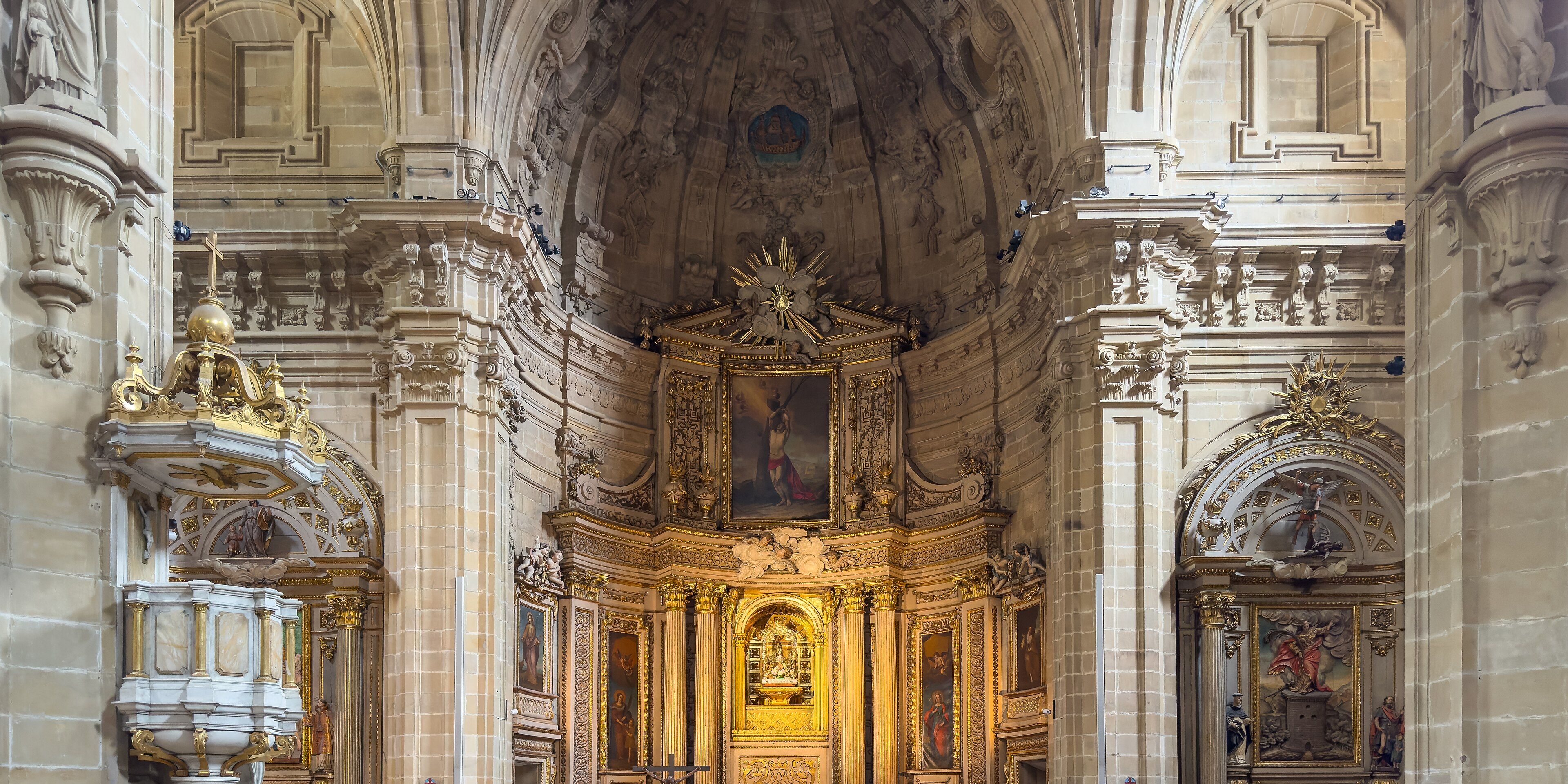 Hotels near Basílica de Santa María del Coro
