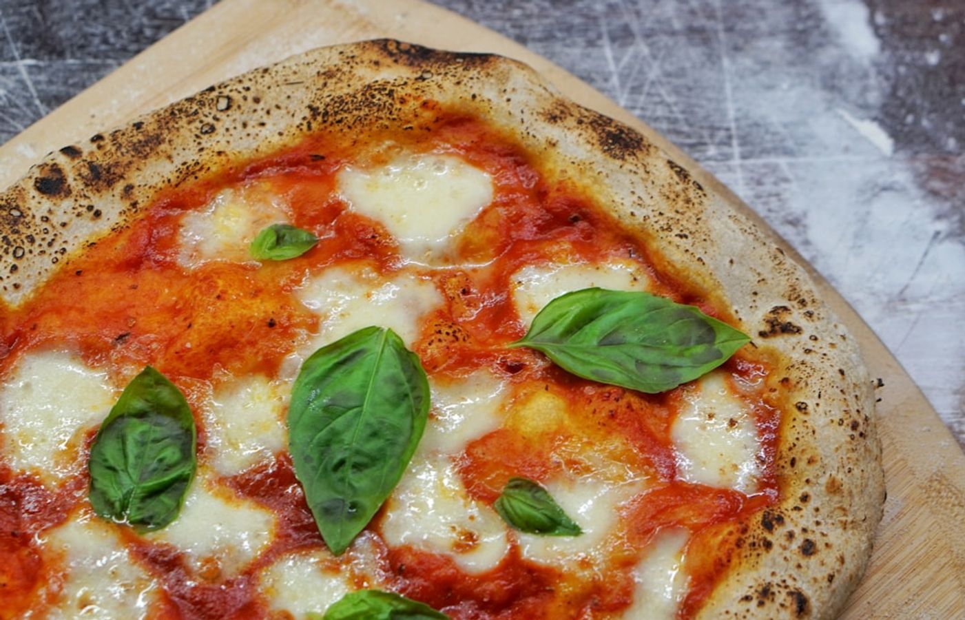 Eat Authentic Pizza Margherita in the Centro Storico