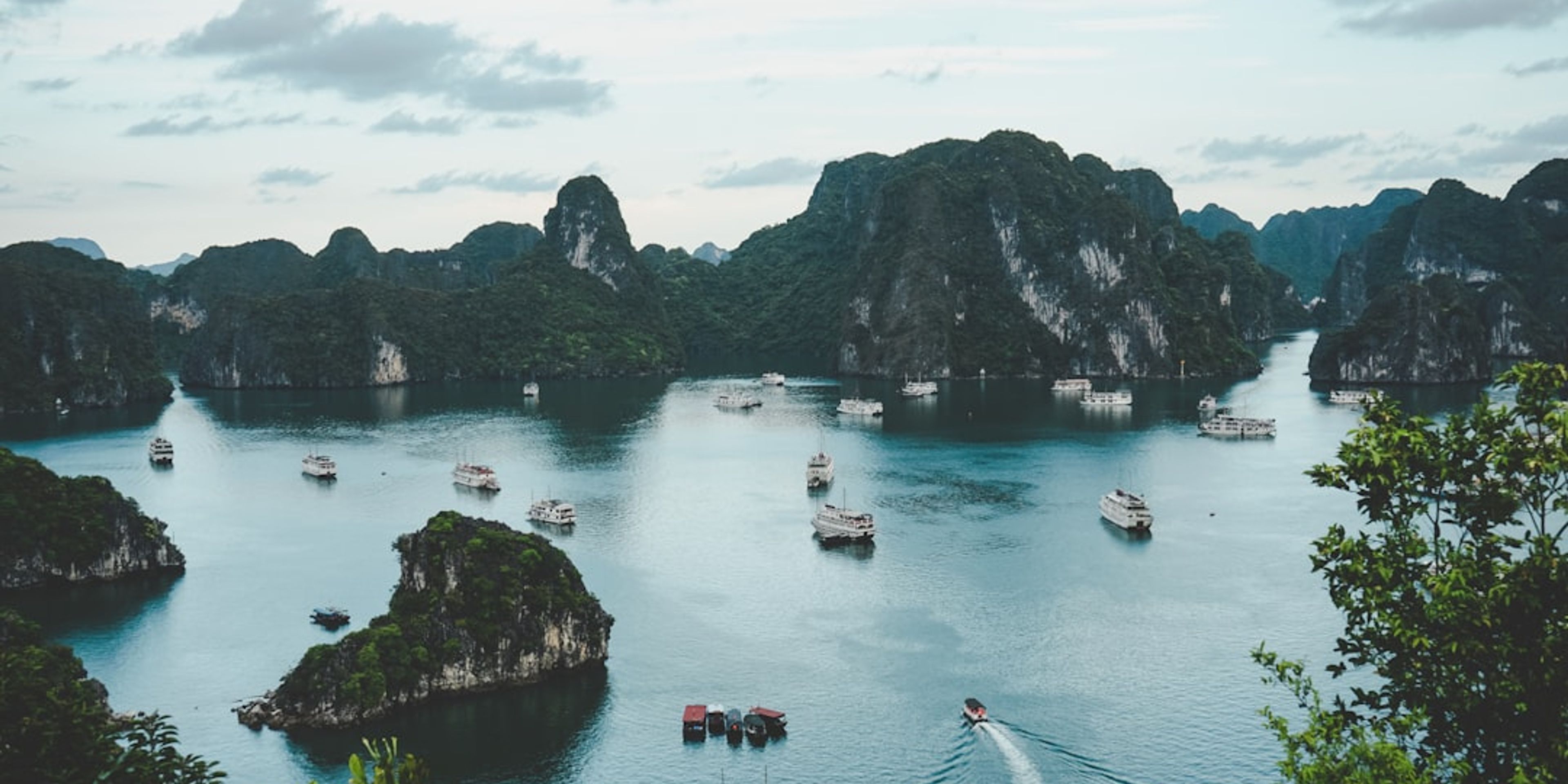Vietnam Travel Guides