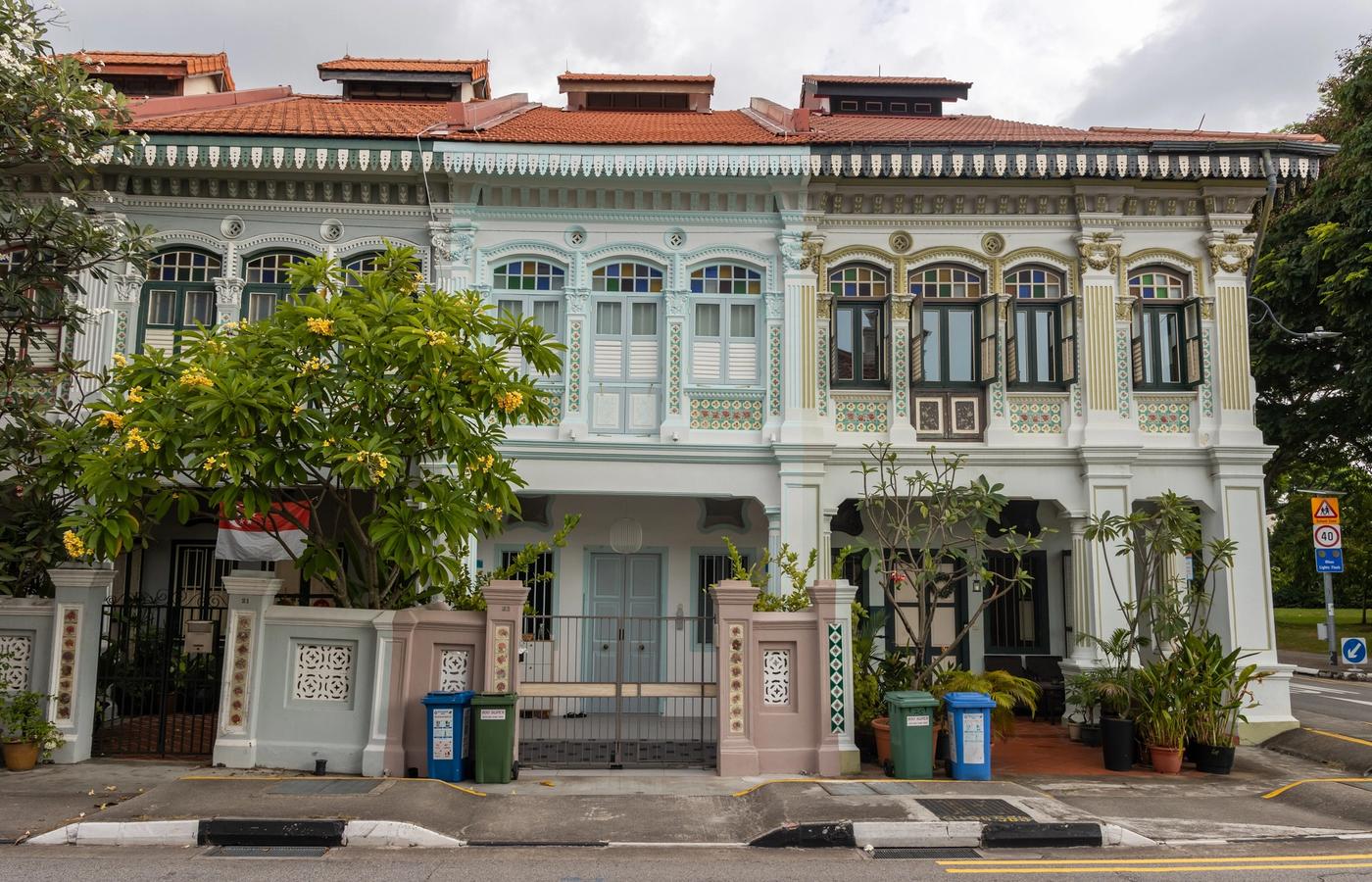 Koon Seng Road - Peranakan Colour at 08:30, Before the Photographers and the Delegate Brunch