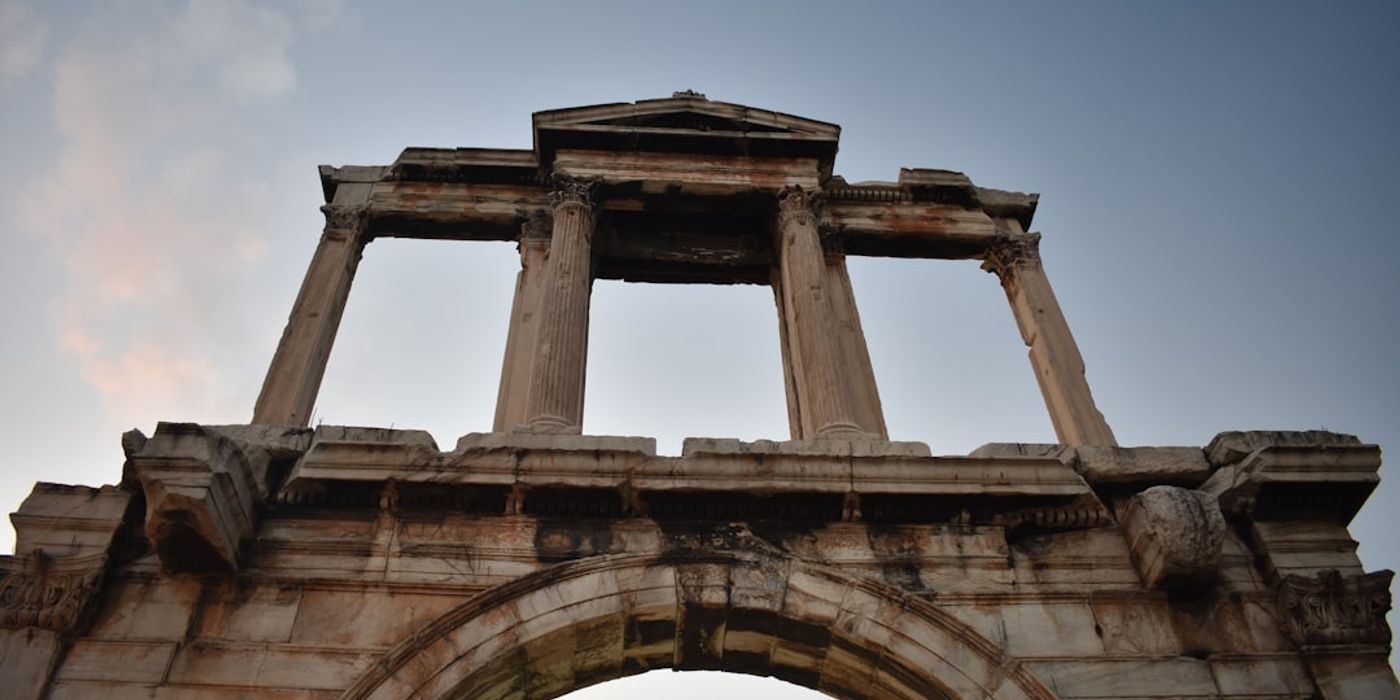 Hotels near Temple of Olympian Zeus and Hadrian's Arch
