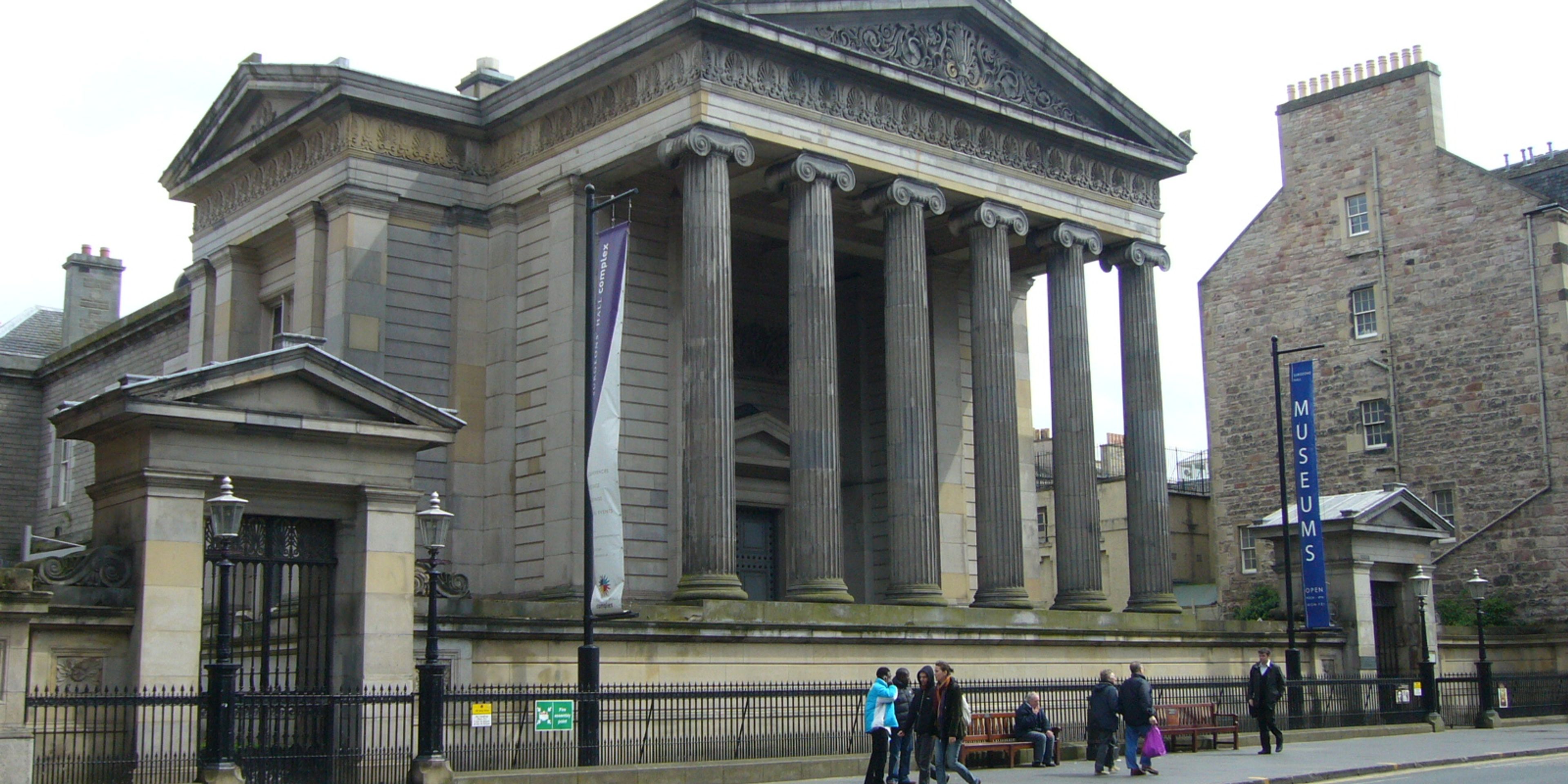 Hotels near Surgeons' Hall Museums