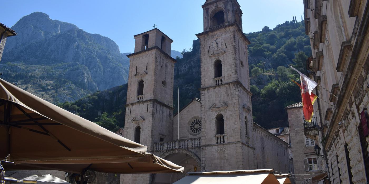Hotels near Cathedral of Saint Tryphon