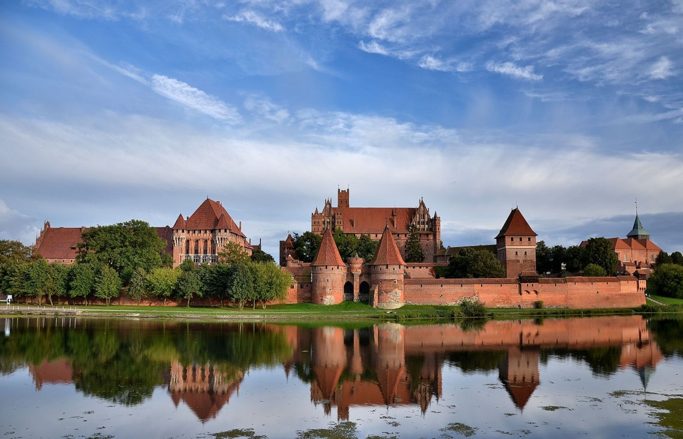 Day Trip to Sopot and Malbork Castle - Beach Resort and Teutonic Fortress