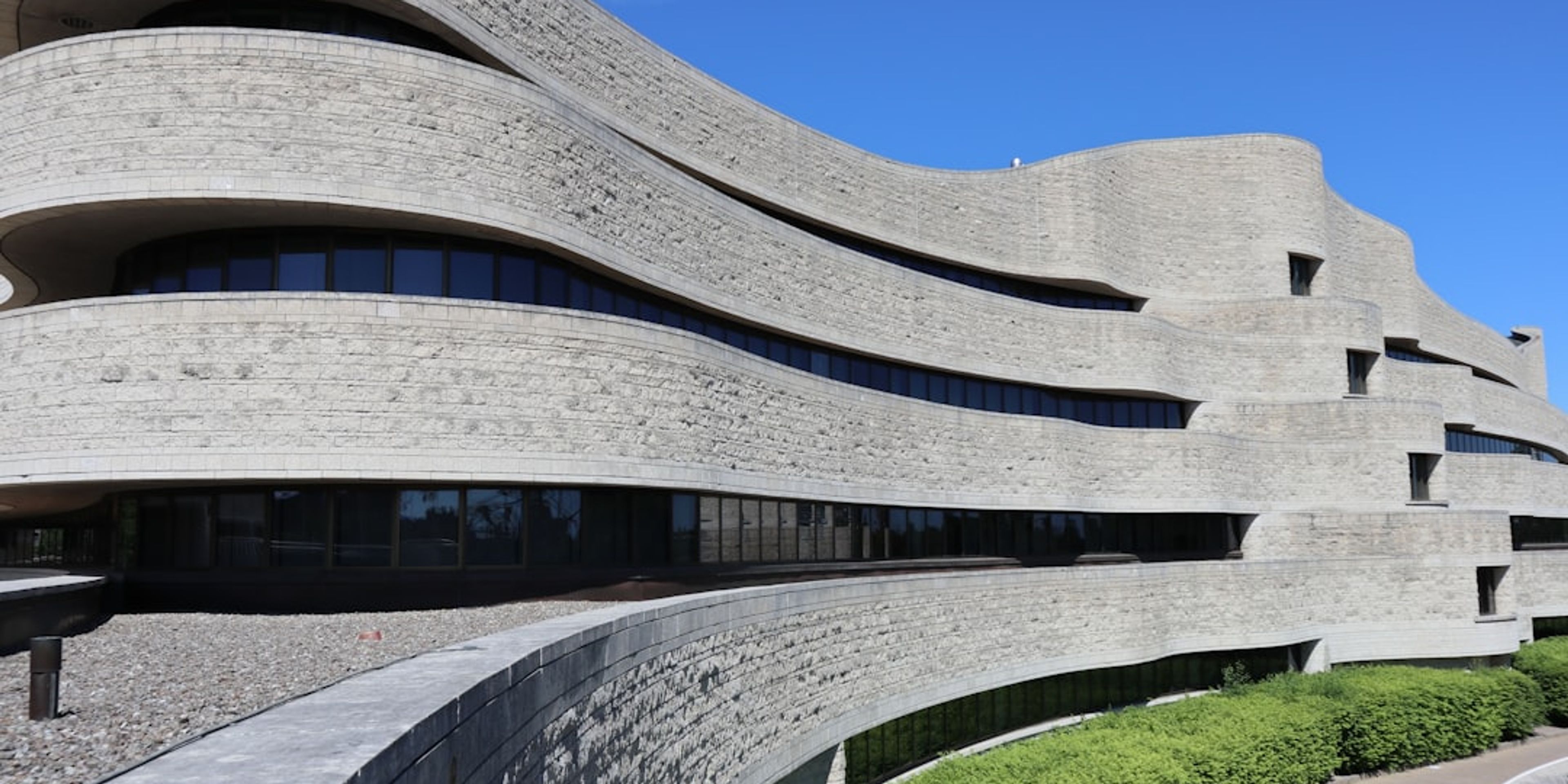 Hotels near Canadian Museum of History