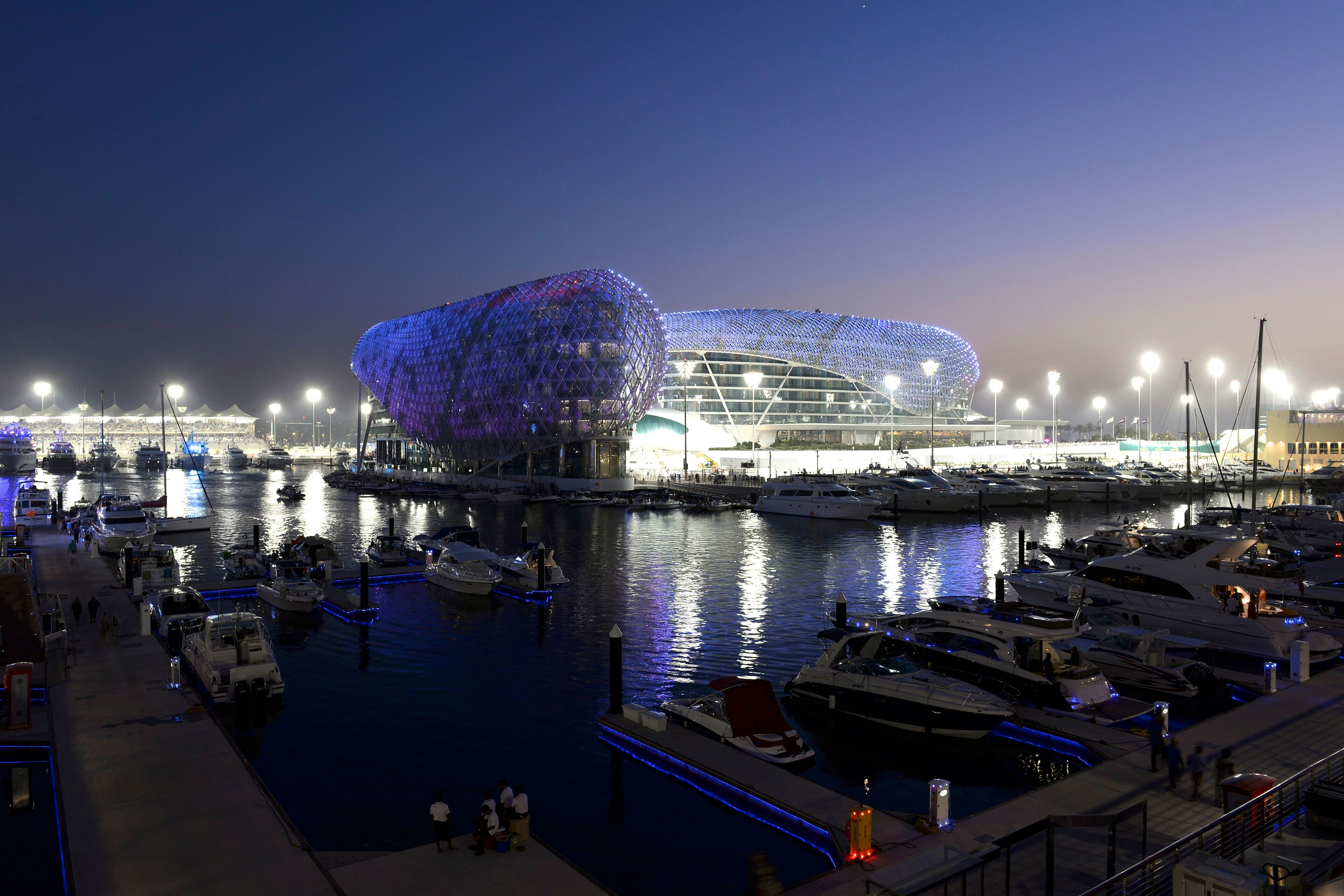 Yas Island - The Theme Park Hub