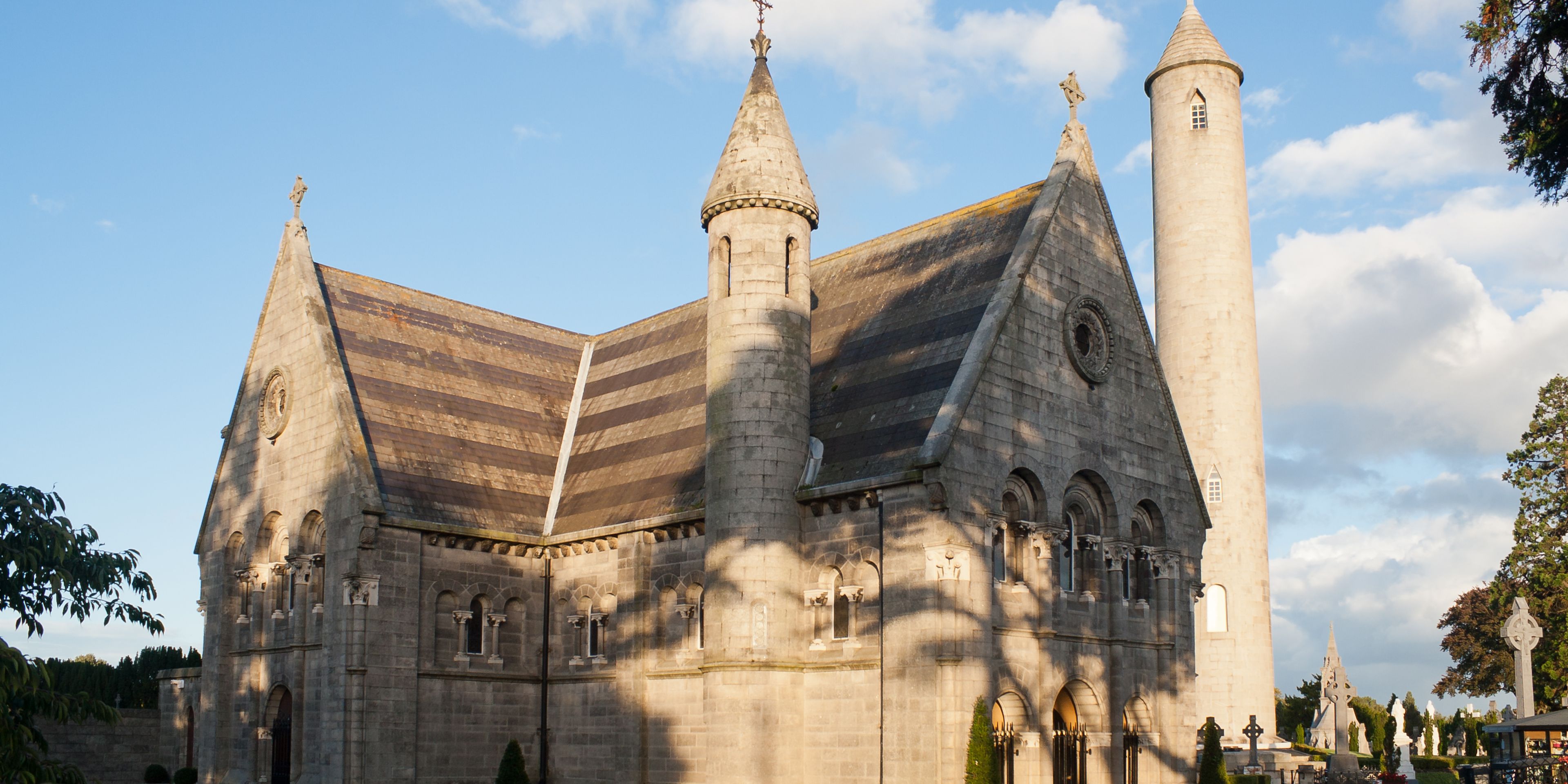 Hotels near Glasnevin Cemetery