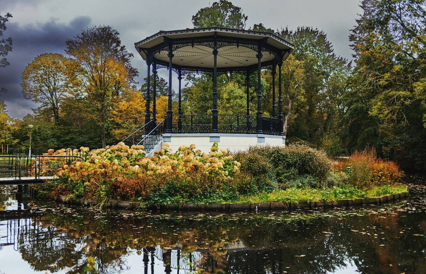 Vondelpark - The City's Best Autumn Colour