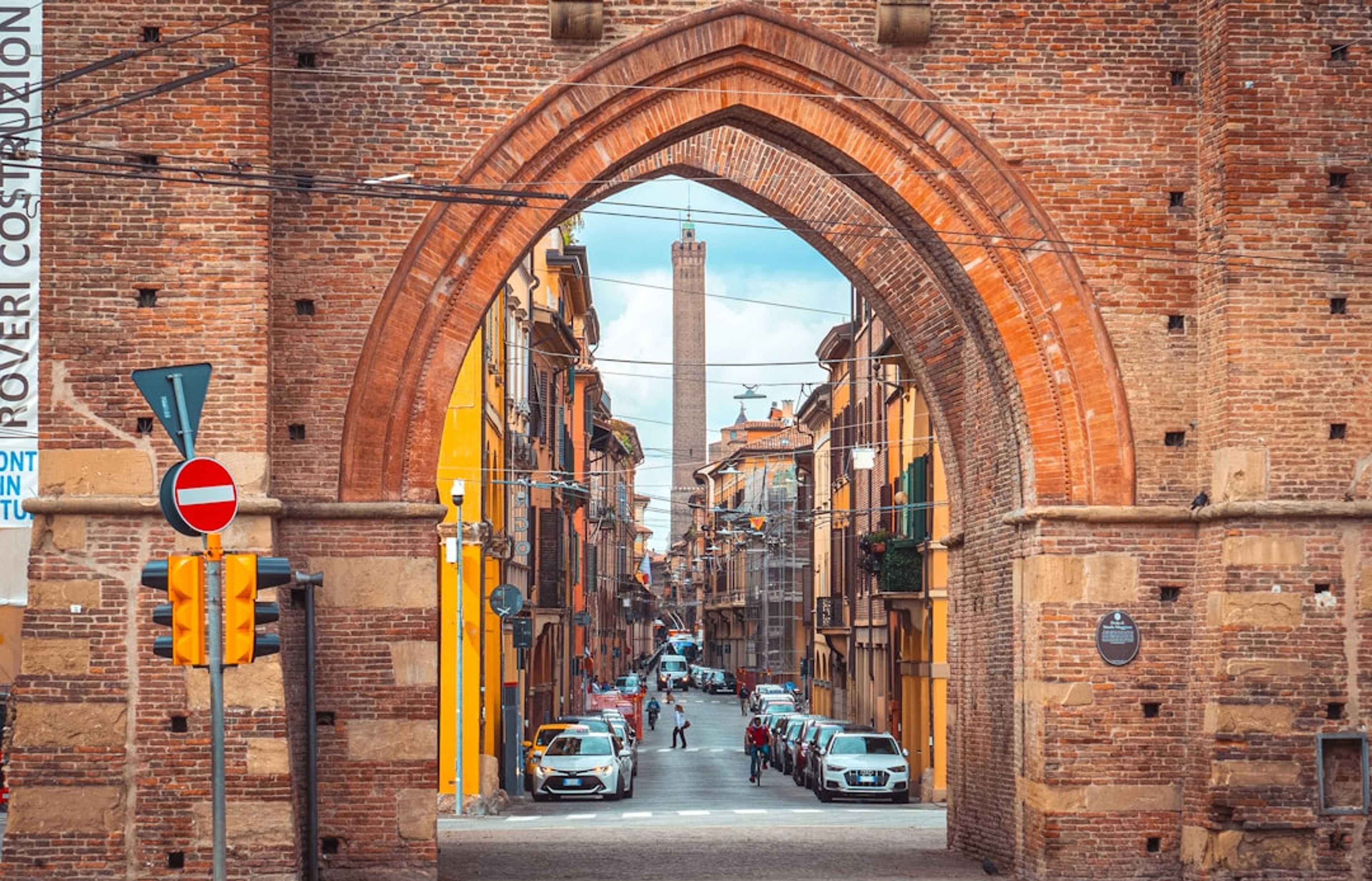 Torre degli Asinelli - The Iconic Leaning Tower of Bologna