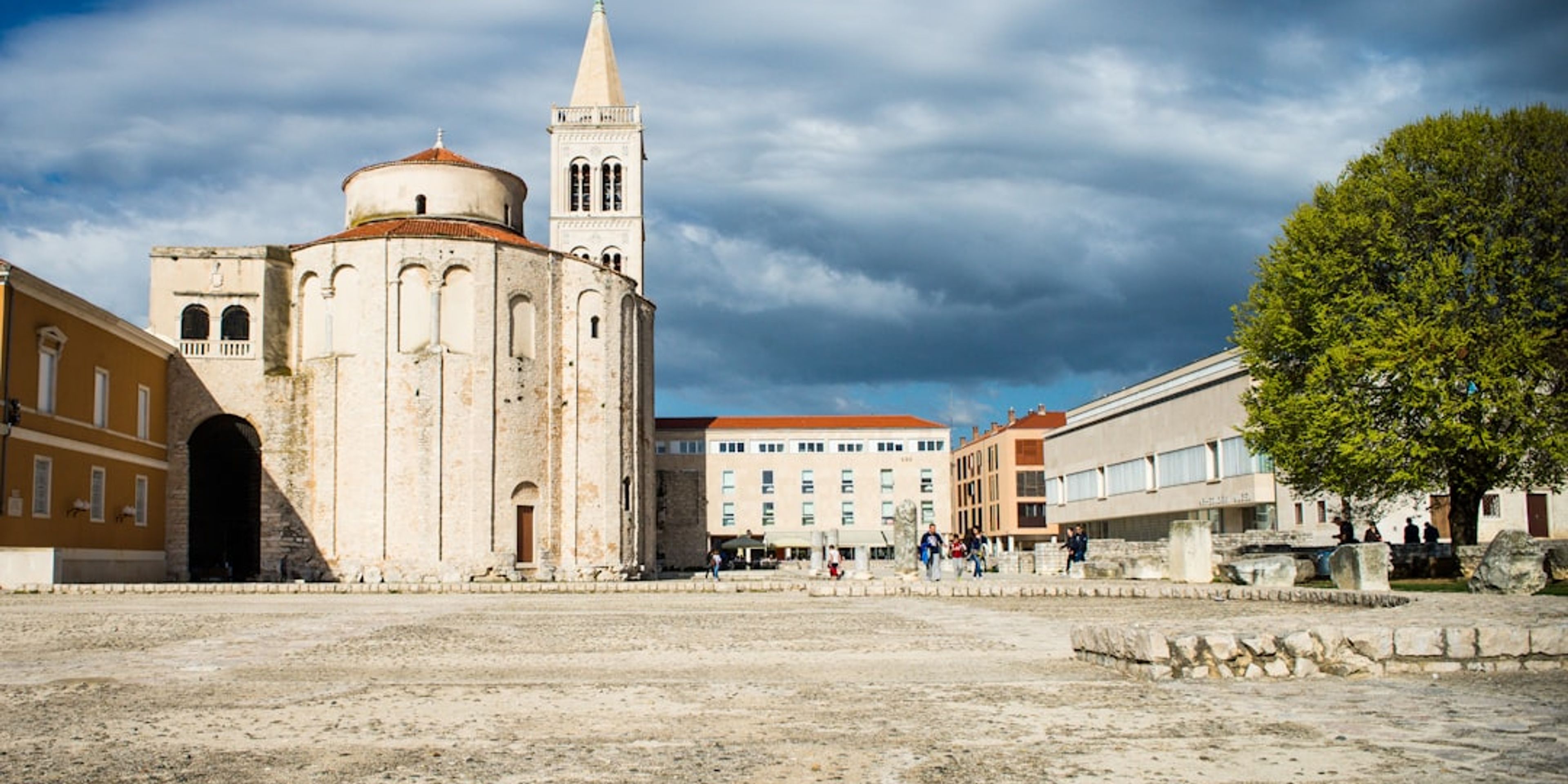 Hotels near Church of St Donatus